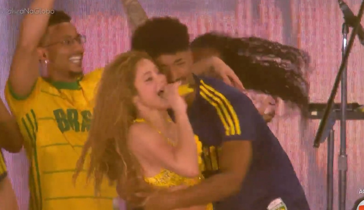 Quem é o influenciador da Maré chamado por Shakira para hit ‘Waka Waka’