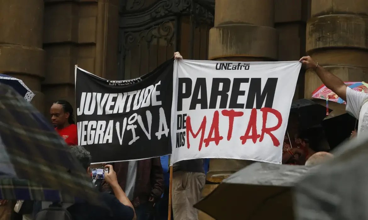 violência contra adolescente