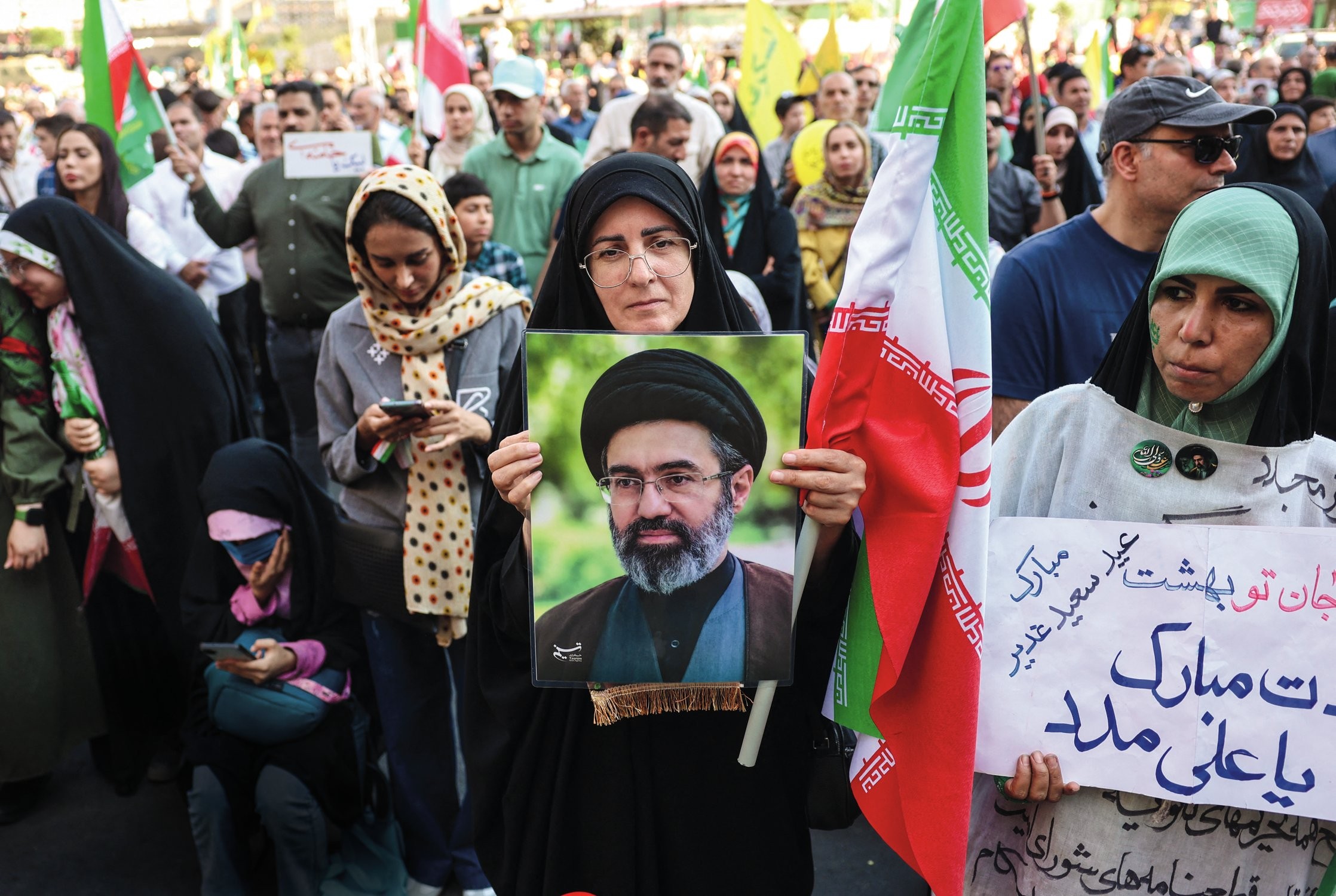 Irã organiza funeral de Ali Khamenei após quatro meses de sua morte