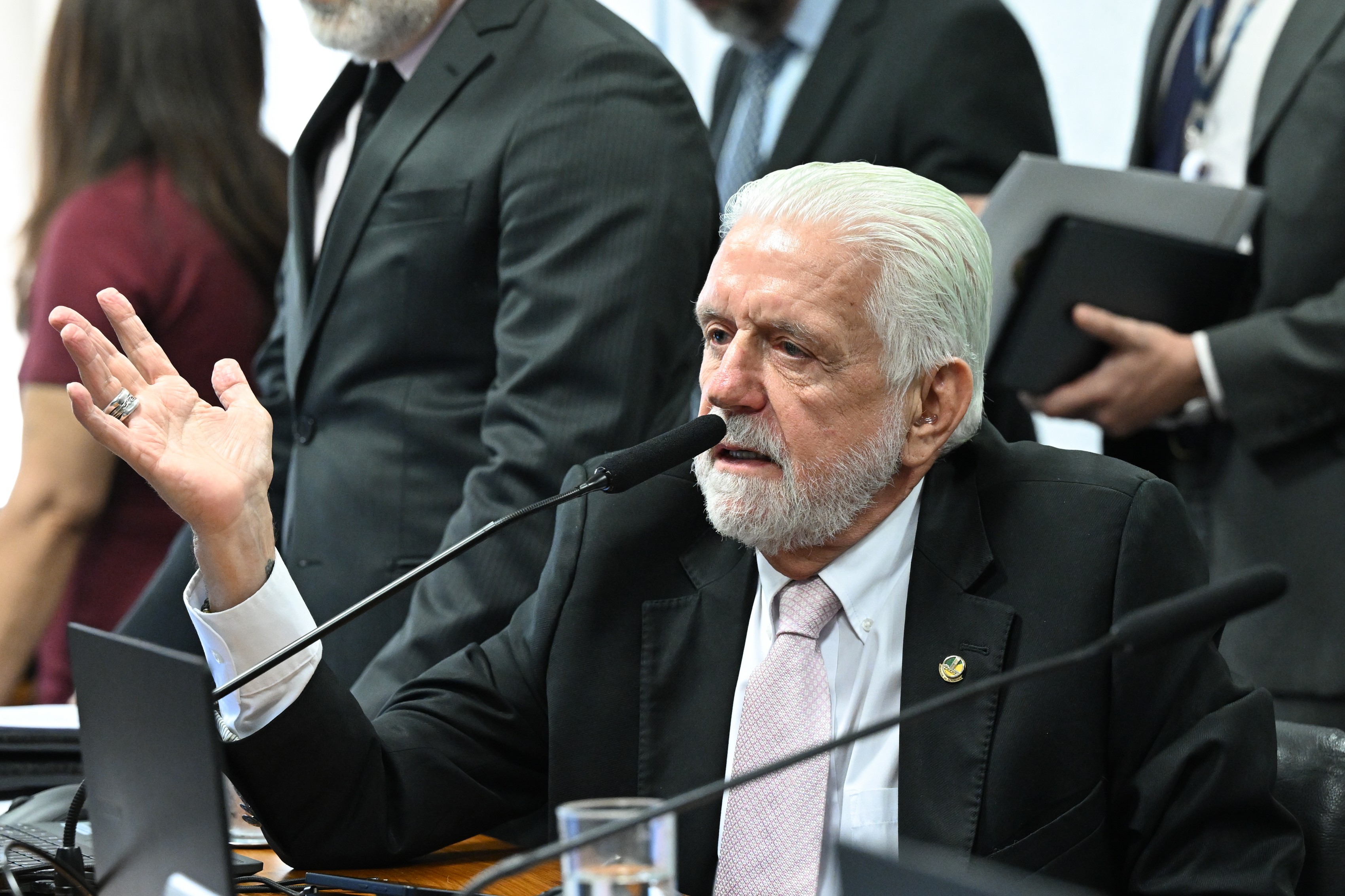 Reunião entre Lula e Jaques pode definir futuro de líder do governo no Senado