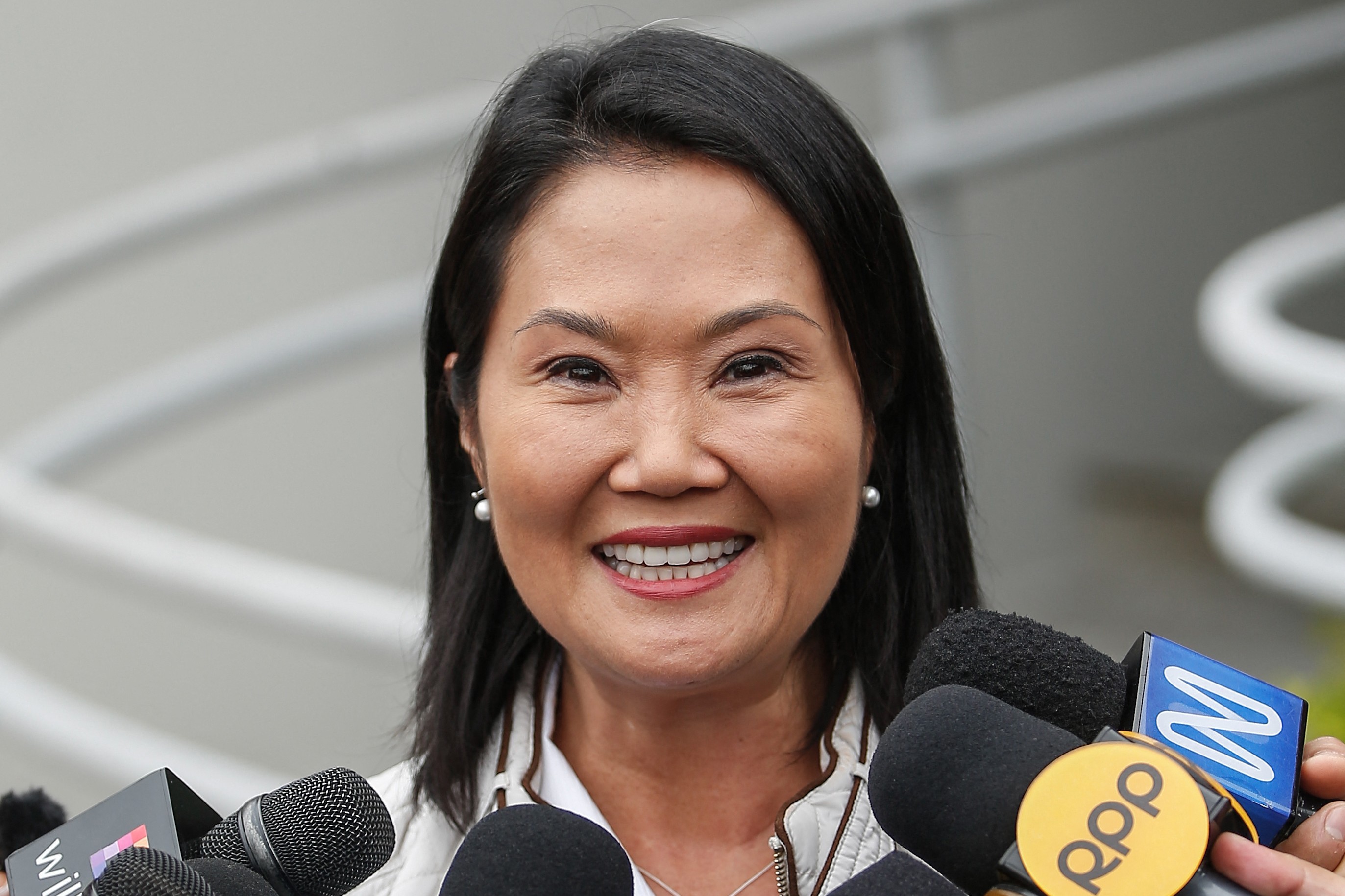 Após 22 dias de apuração de votos, Keiko Fujimori é eleita presidente do Peru