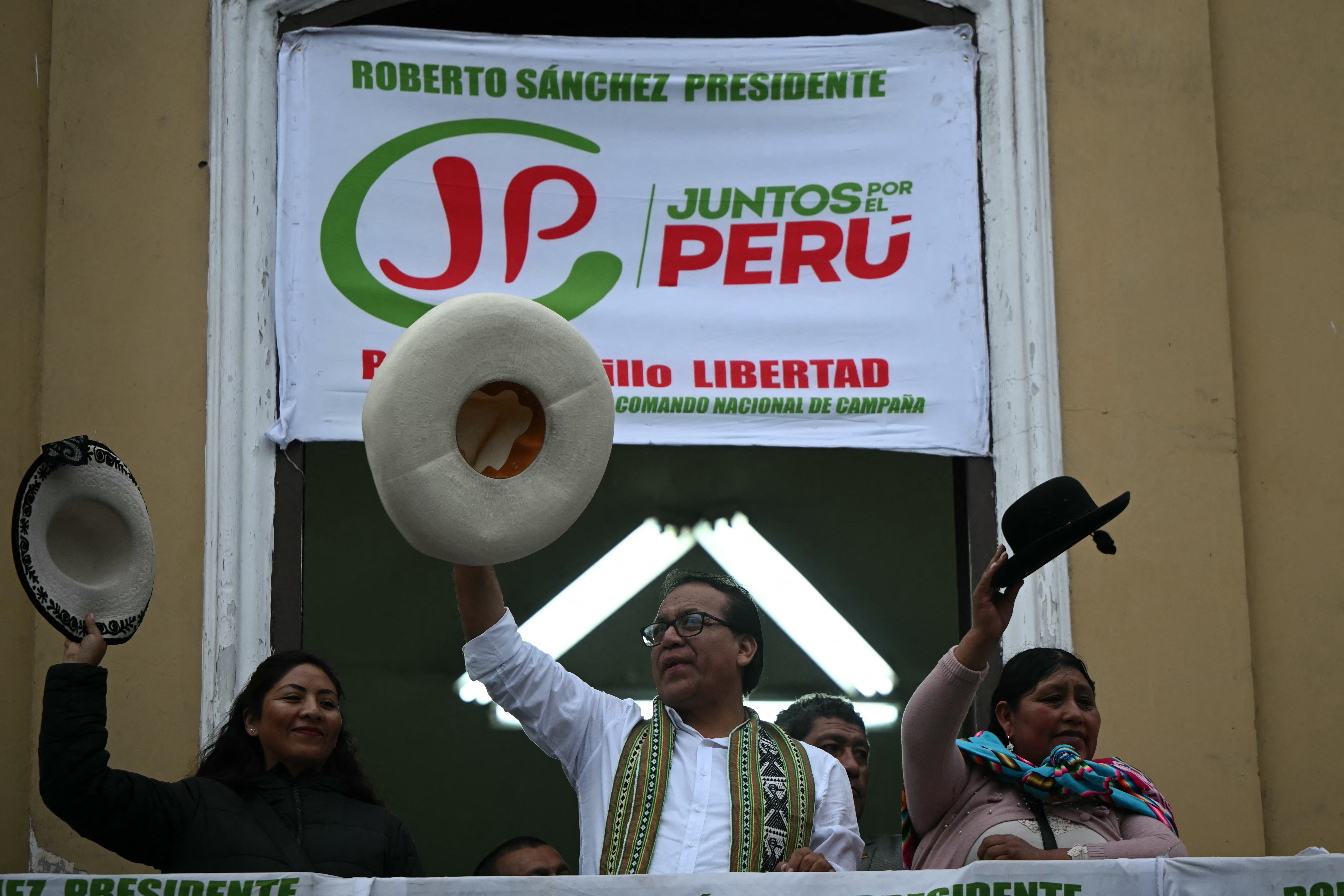 Peru: Sánchez alega fraude após virada de Keiko Fujimori e diz que não reconhecerá eleição
