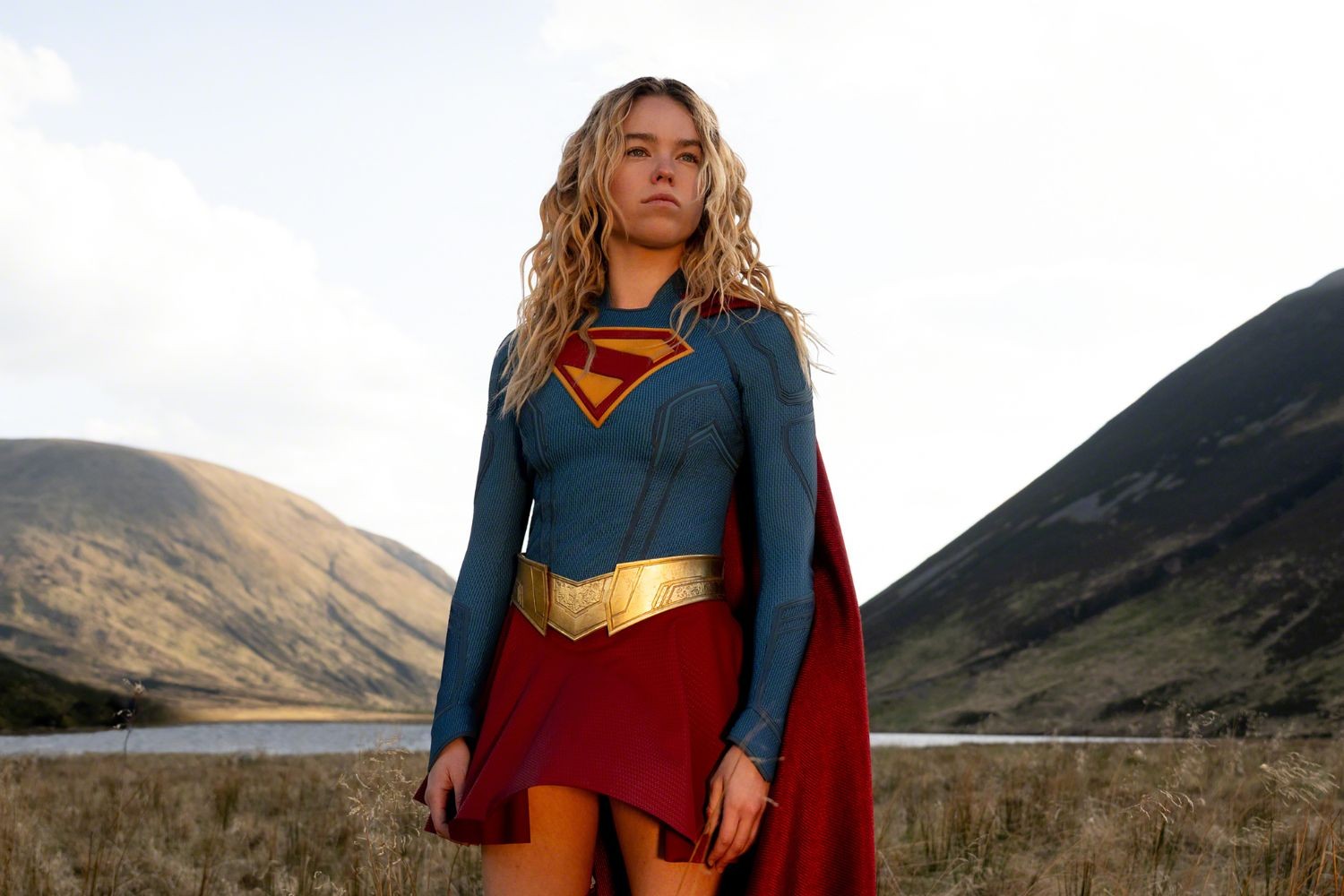 Em novo ‘Supergirl’, heroína punk brilha apesar de um roteiro batido