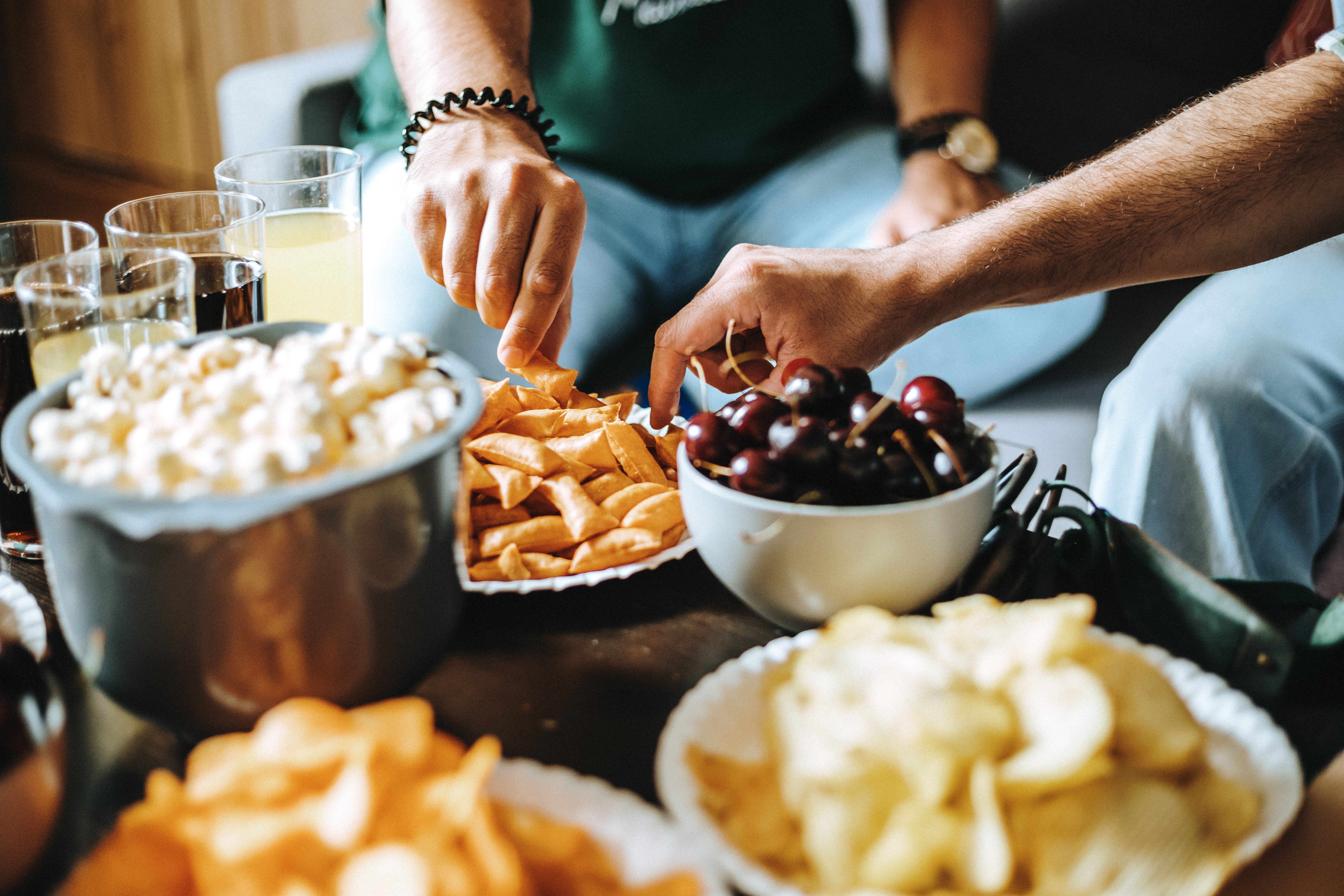 O sódio que você não vê: pesquisa revela ranking de alimentos com maior teor e traz alertas sobre os rótulos