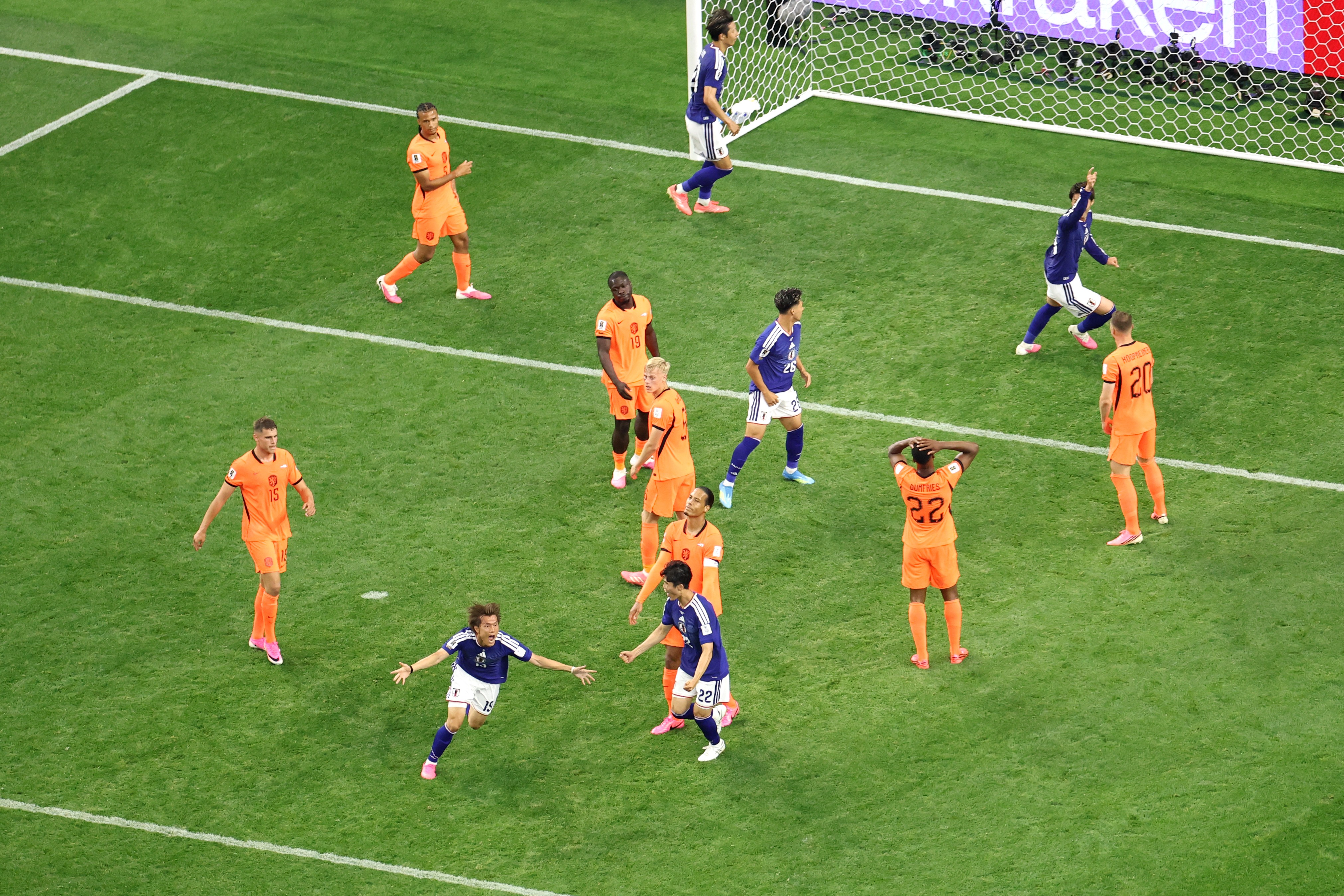 Possíveis adversários do Brasil, Holanda e Japão ficam no empate no melhor jogo da Copa
