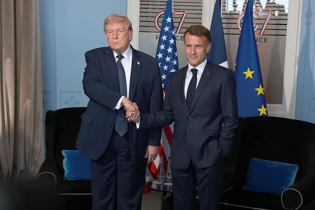 A mensagem escondida na canção que Macron escolheu para aperto de mão com Trump