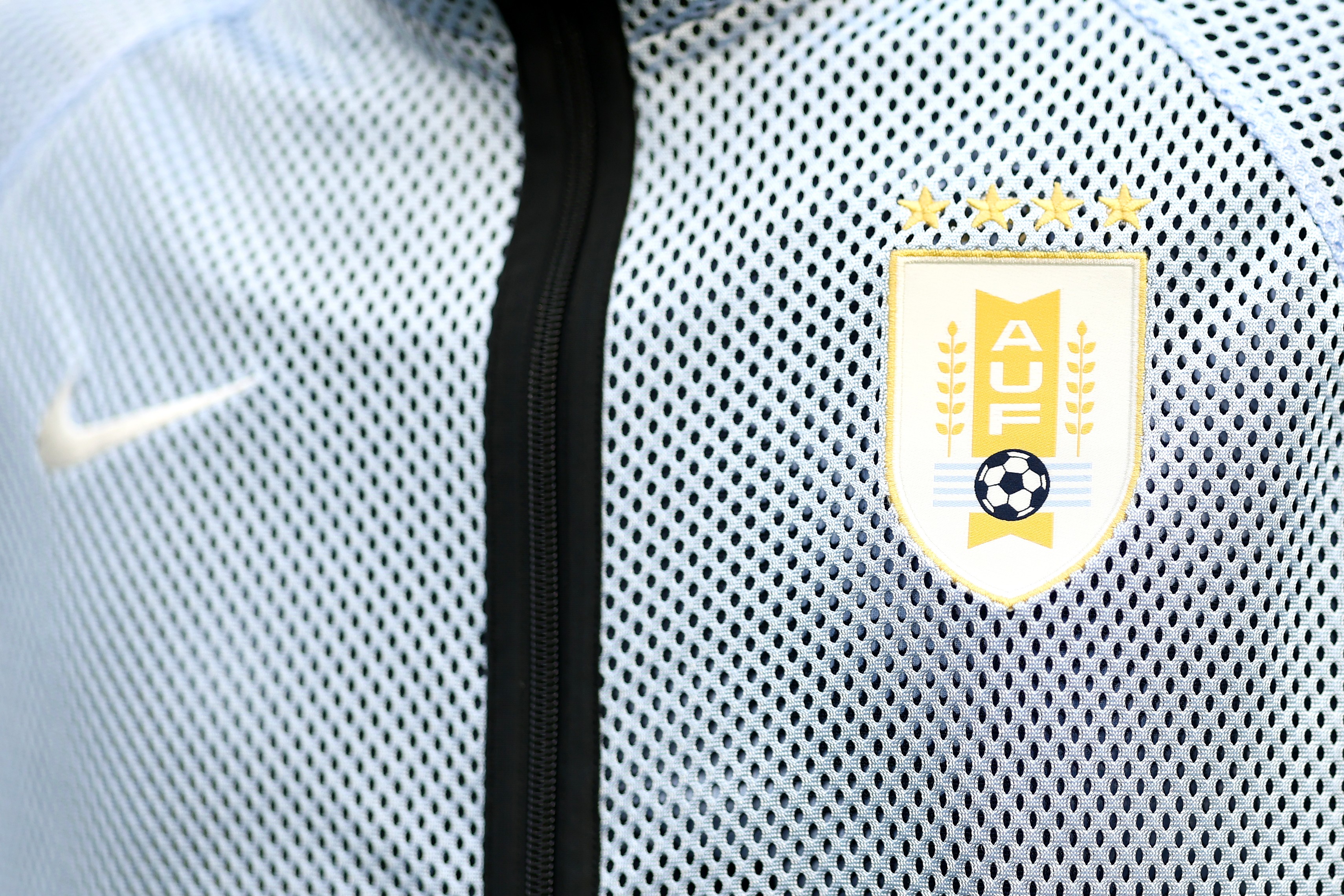 Por que Egito retirou estrelas do escudo e Uruguai continuou com quatro?