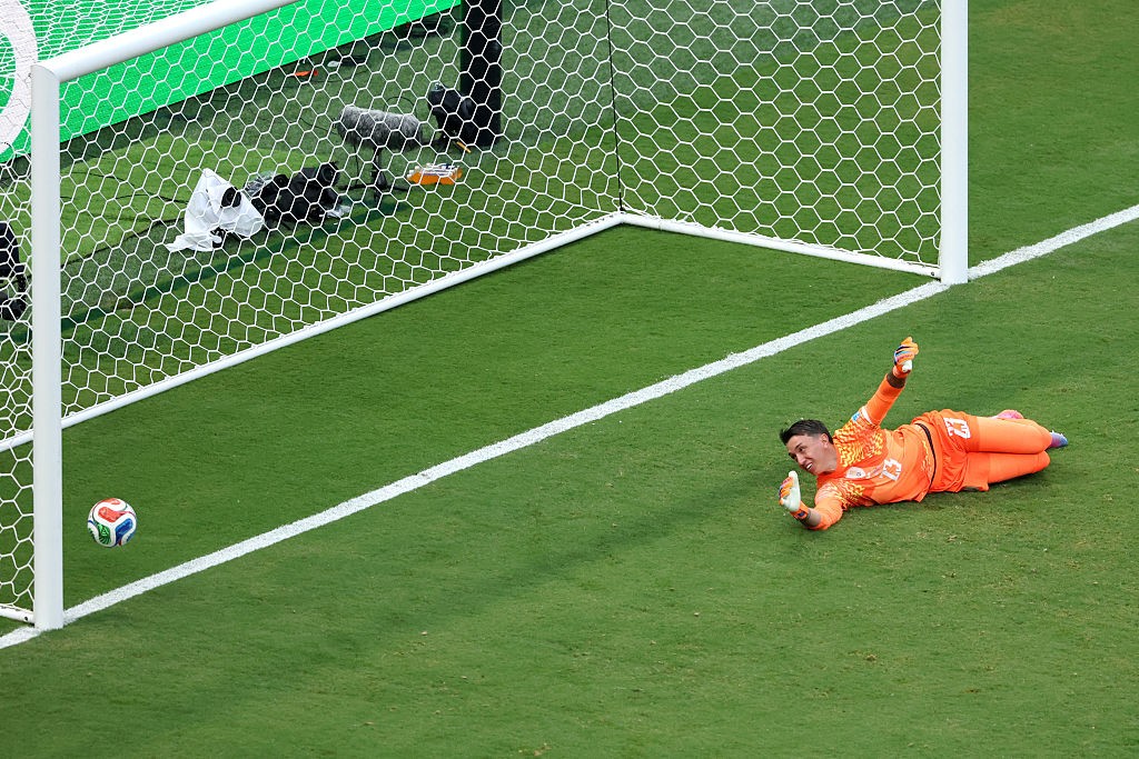Copa para esquecer: goleiro Muslera errou em todos os jogos do Uruguai