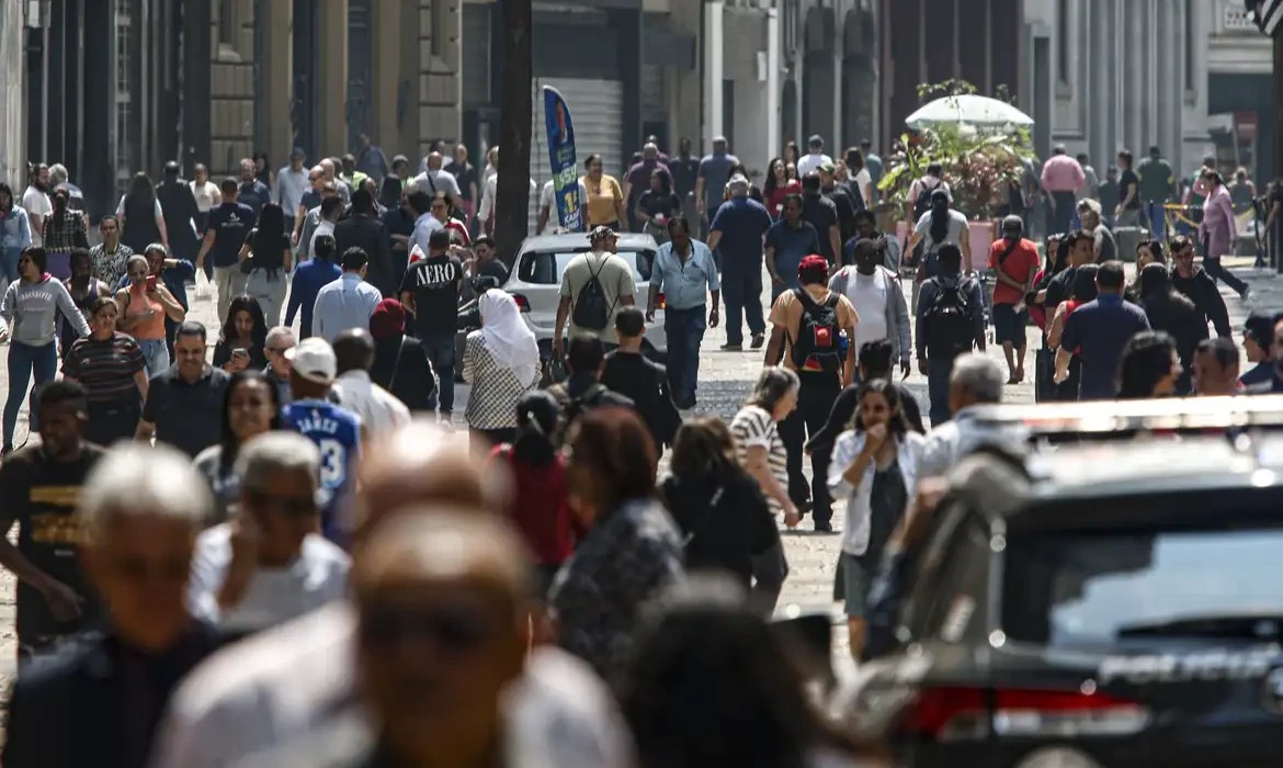Os novos desafios para o Brasil depois de subir de nível no IDH da ONU