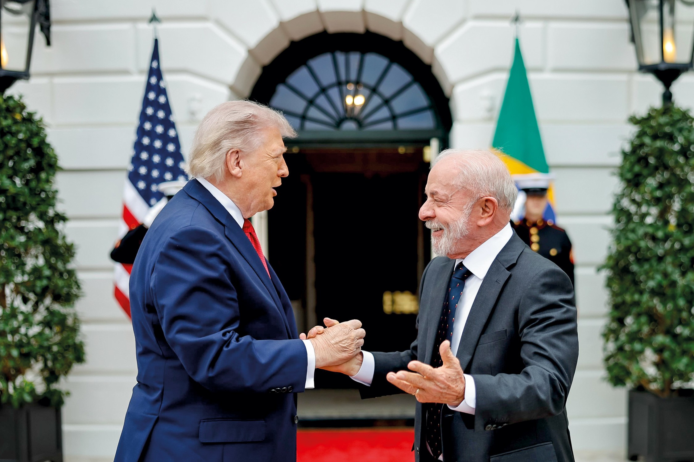S&Iacute;MBOLO -&ensp;Trump e Lula: imagem foi divulgada como prova da aproxima&ccedil;&atilde;o e do bom entendimento entre os dois l&iacute;deres