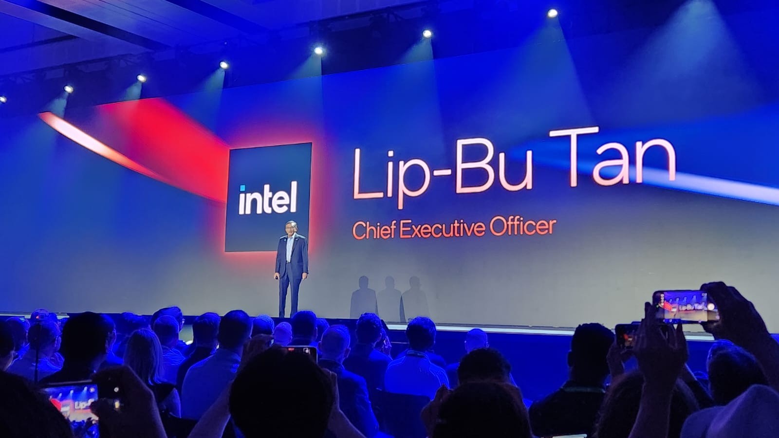 Intel aposta em IA e tenta reposicionar negócio em meio à disputa com rivais em Taiwan