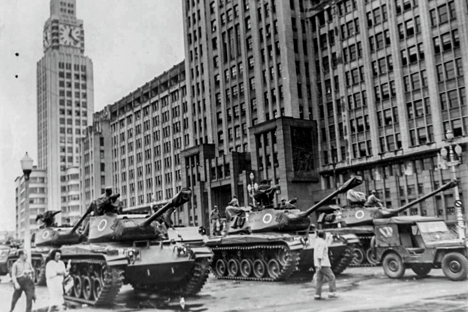 RUPTURA -&ensp;Golpe de 1964: militares contaram com o apoio dos Estados Unidos