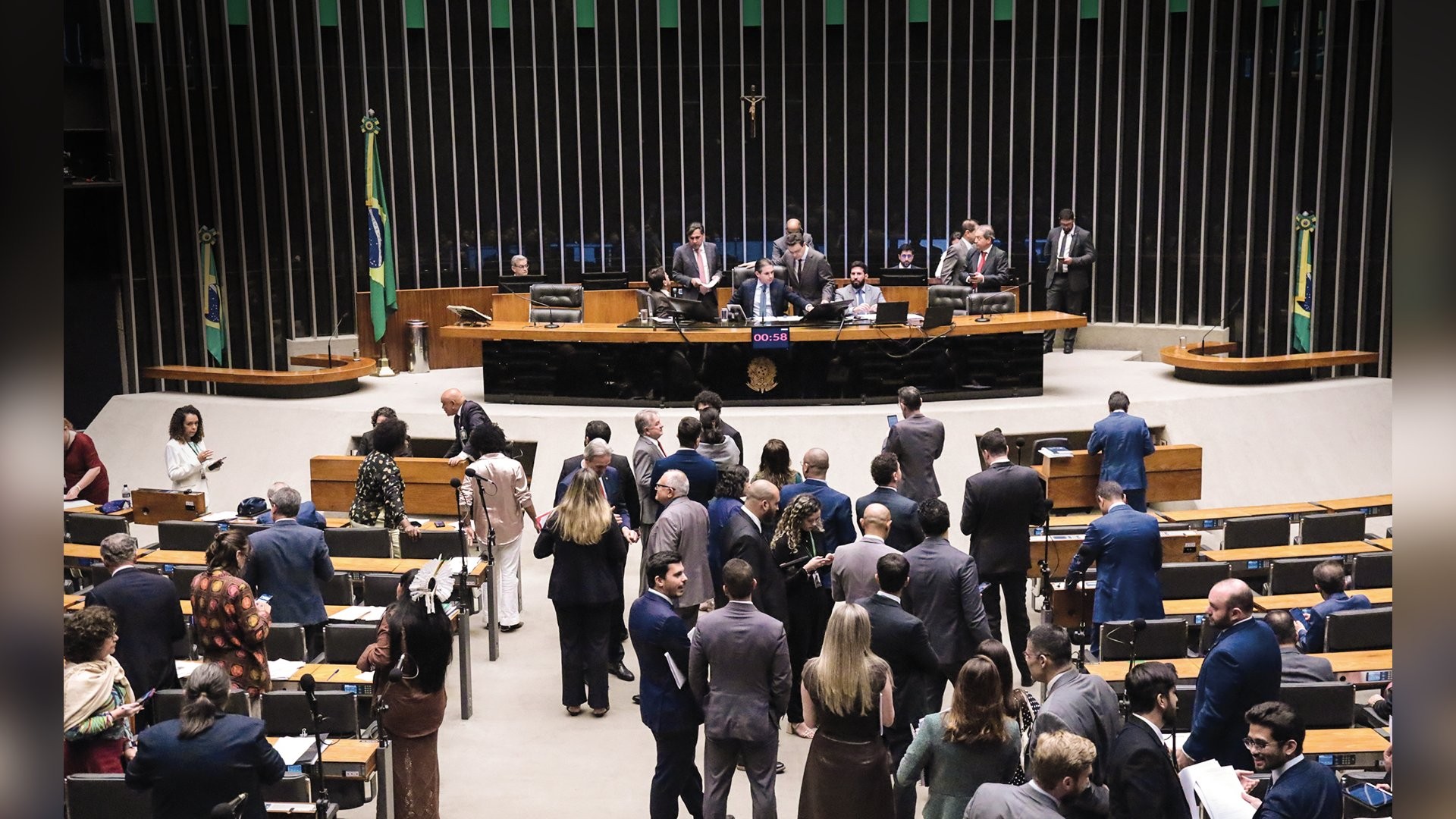 A eleição de R$ 56 bilhões: por que políticos têm volume recorde de dinheiro neste ano