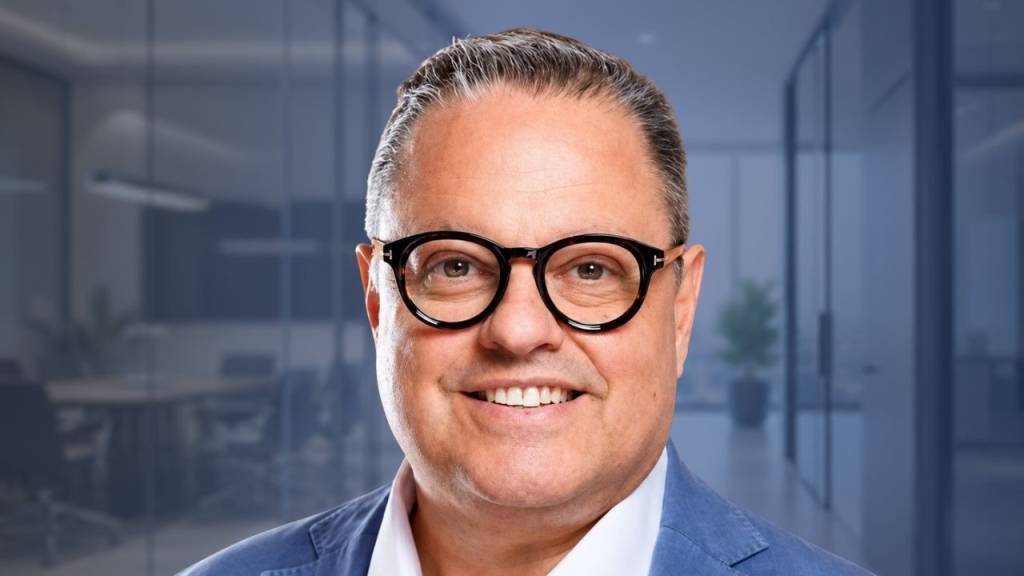 Alberto Luiz Goulart Gonçalves: carreira internacional no grupo francês LVMH, com atuação em marcas como Christian Dior, Guerlain, Givenchy, Kenzo e Loewe, além da Bvlgari