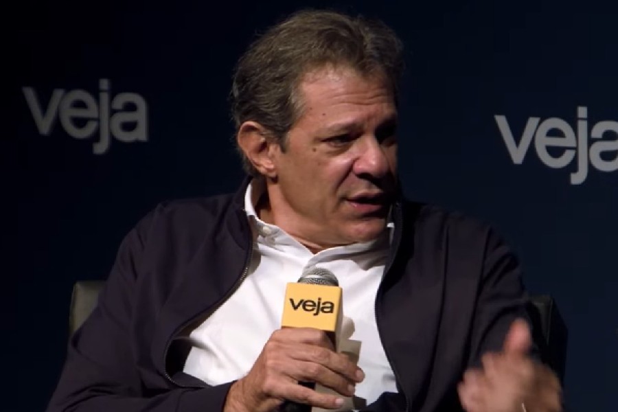 ‘Foi um tiro no pé, de novo’, diz Haddad sobre tarifas após ida de Flávio aos EUA