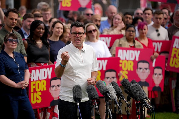 Favorito para substituir Starmer anuncia candidatura oficial para premiê do Reino Unido
