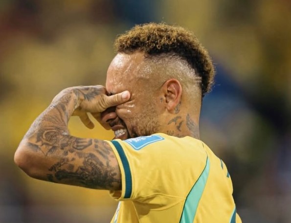 Neymar usa mantra de Hamilton após volta à seleção e recebe resposta do piloto