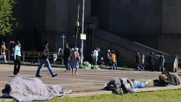 Cresce a violência contra a população em situação de rua no país