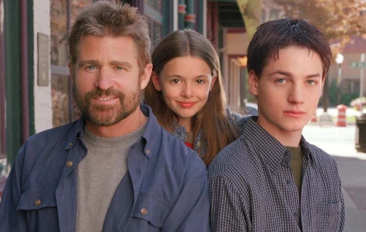 A série de sucesso dos anos 2000 que chegou ao catálogo da Netflix