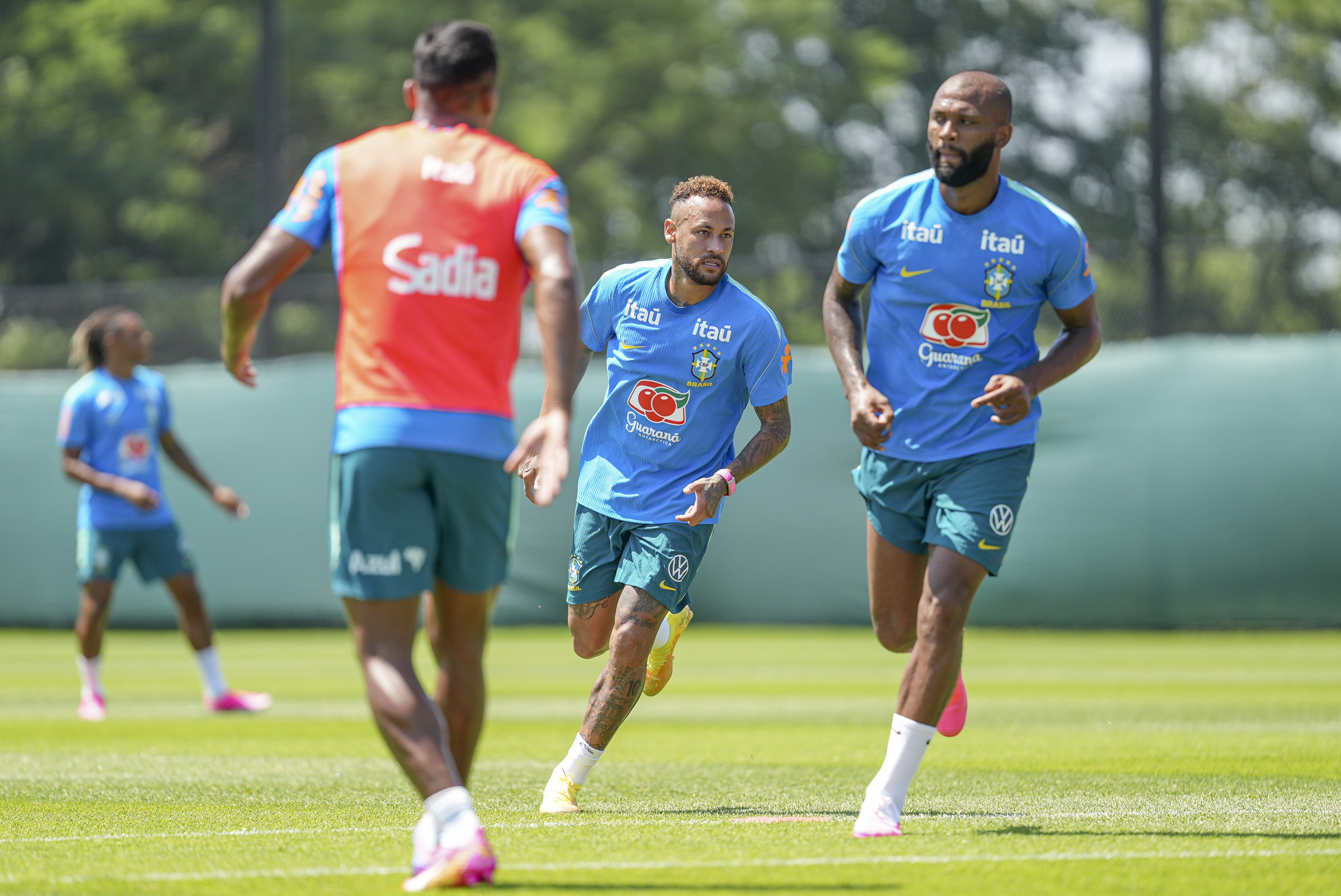 Ancelotti prepara escalação inédita para jogo do Brasil contra a Noruega
