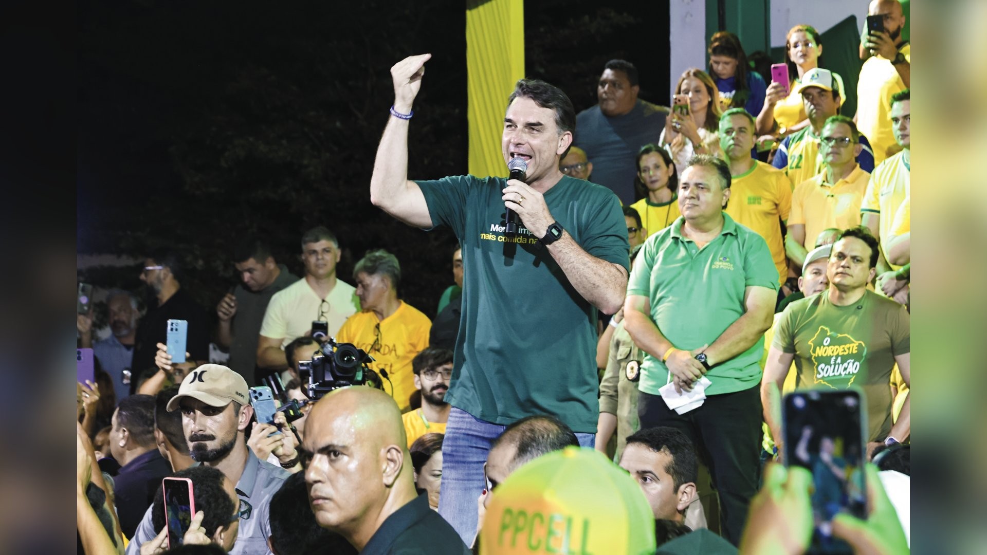 Tarifas, atritos familiares e intrigas: as turbulências que ameaçam a pré-campanha de Flávio