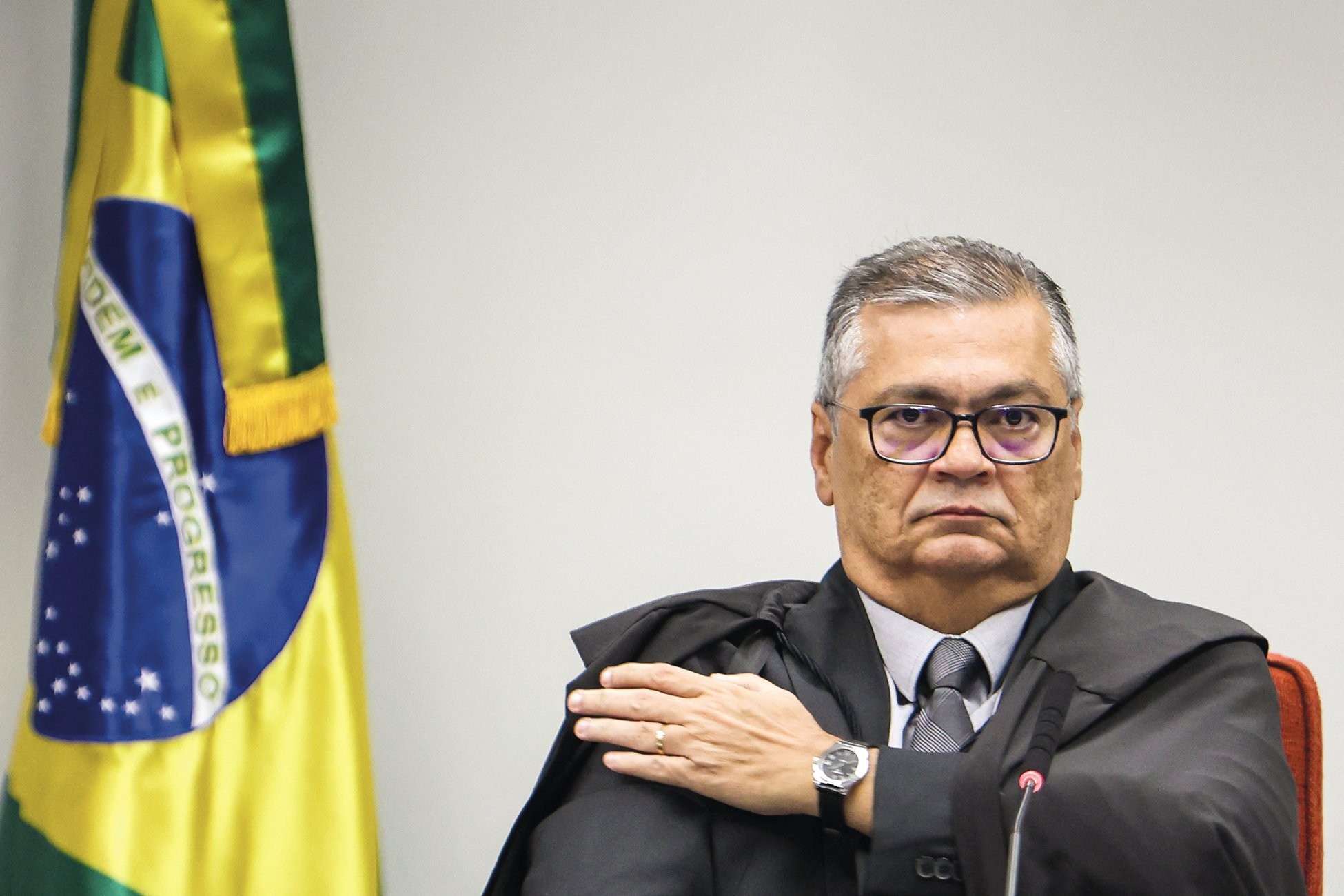 DETERMINA&Ccedil;&Atilde;O -&ensp;Dino: prazo para que o Parlamento apresente as medidas adotadas para garantir transpar&ecirc;ncia