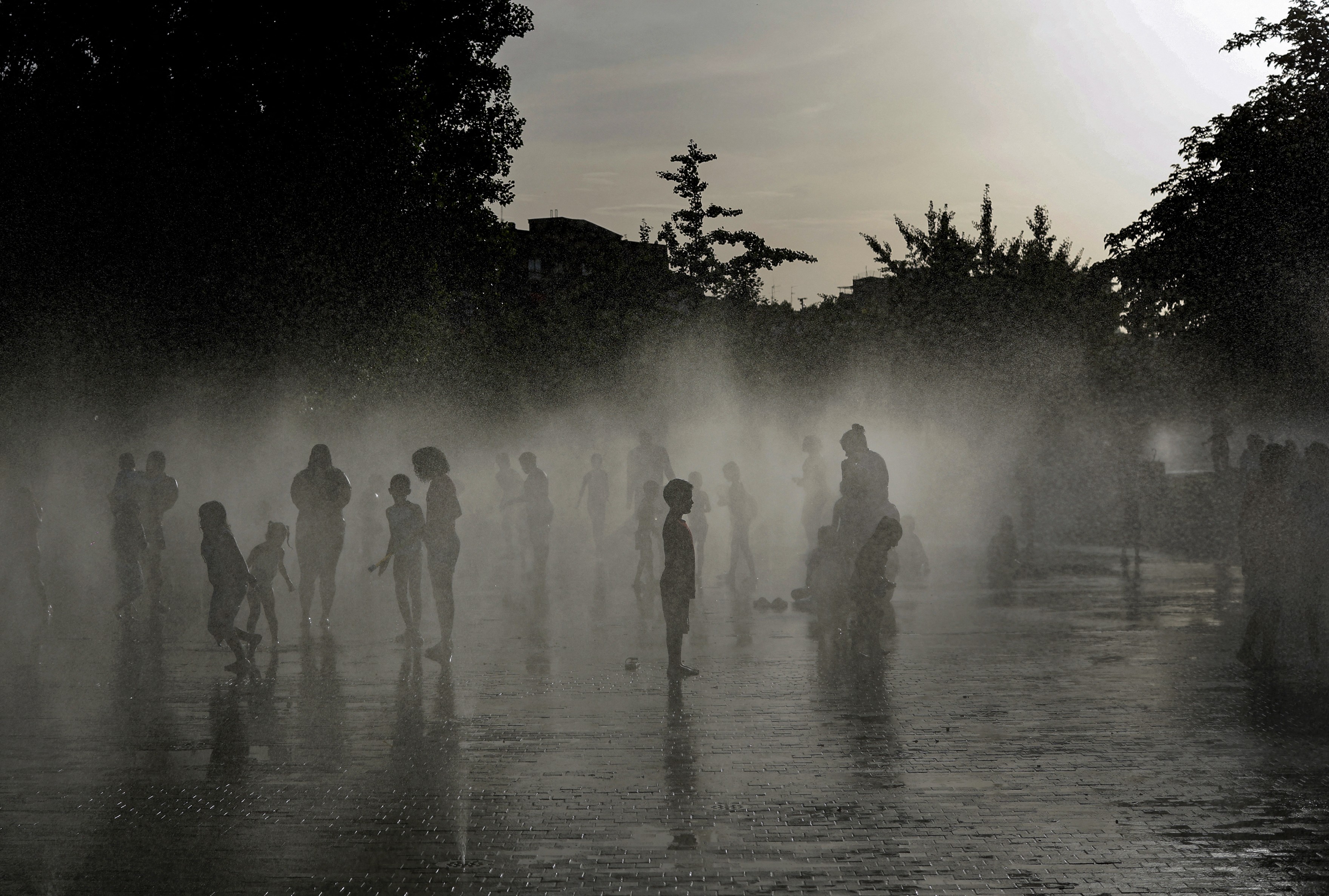 Calor inédito mata mais de 1.000 pessoas na Espanha durante verão infernal na Europa
