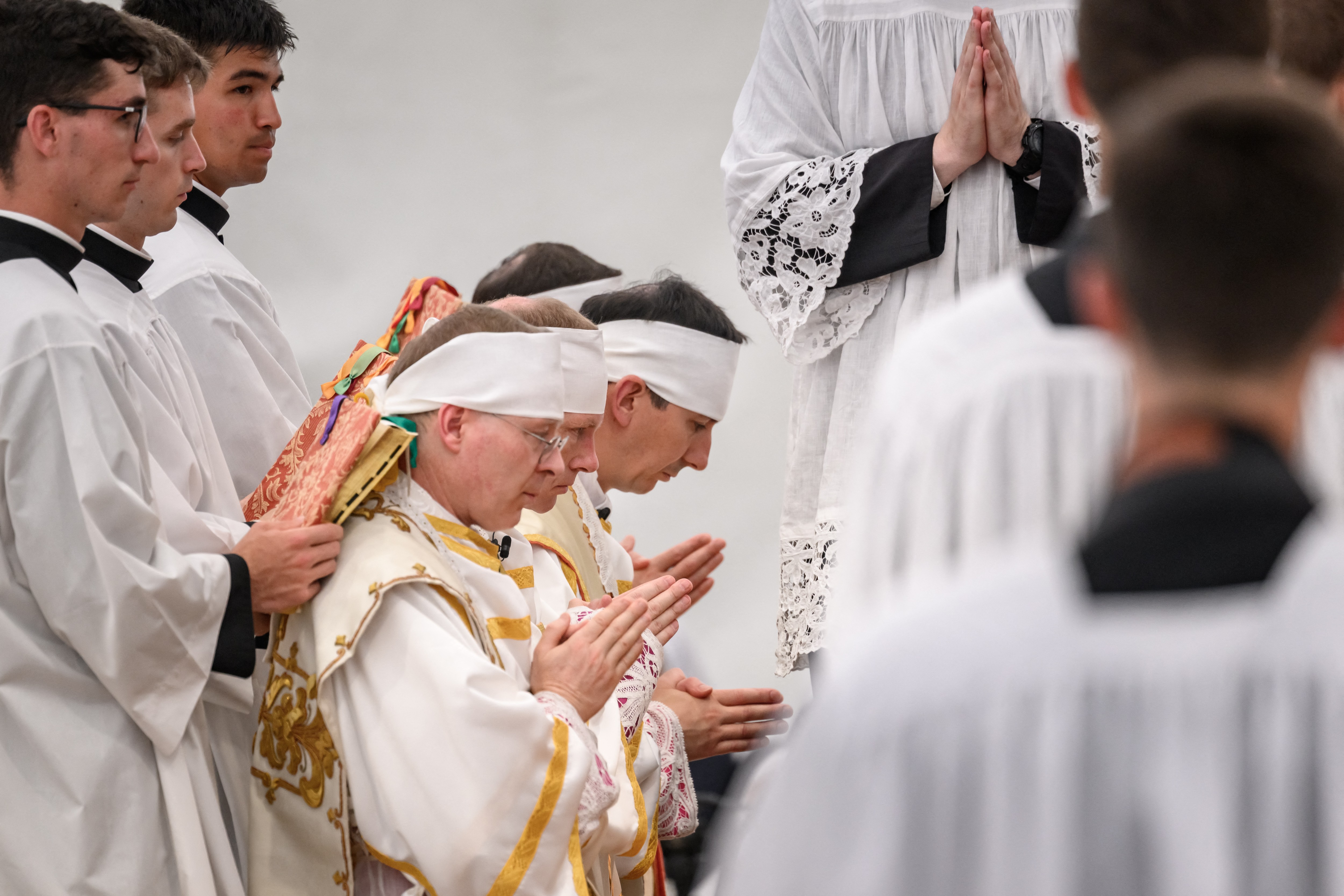 O desafio de grupo rebelde de católicos ultraconservadores ao papa Leão XIV