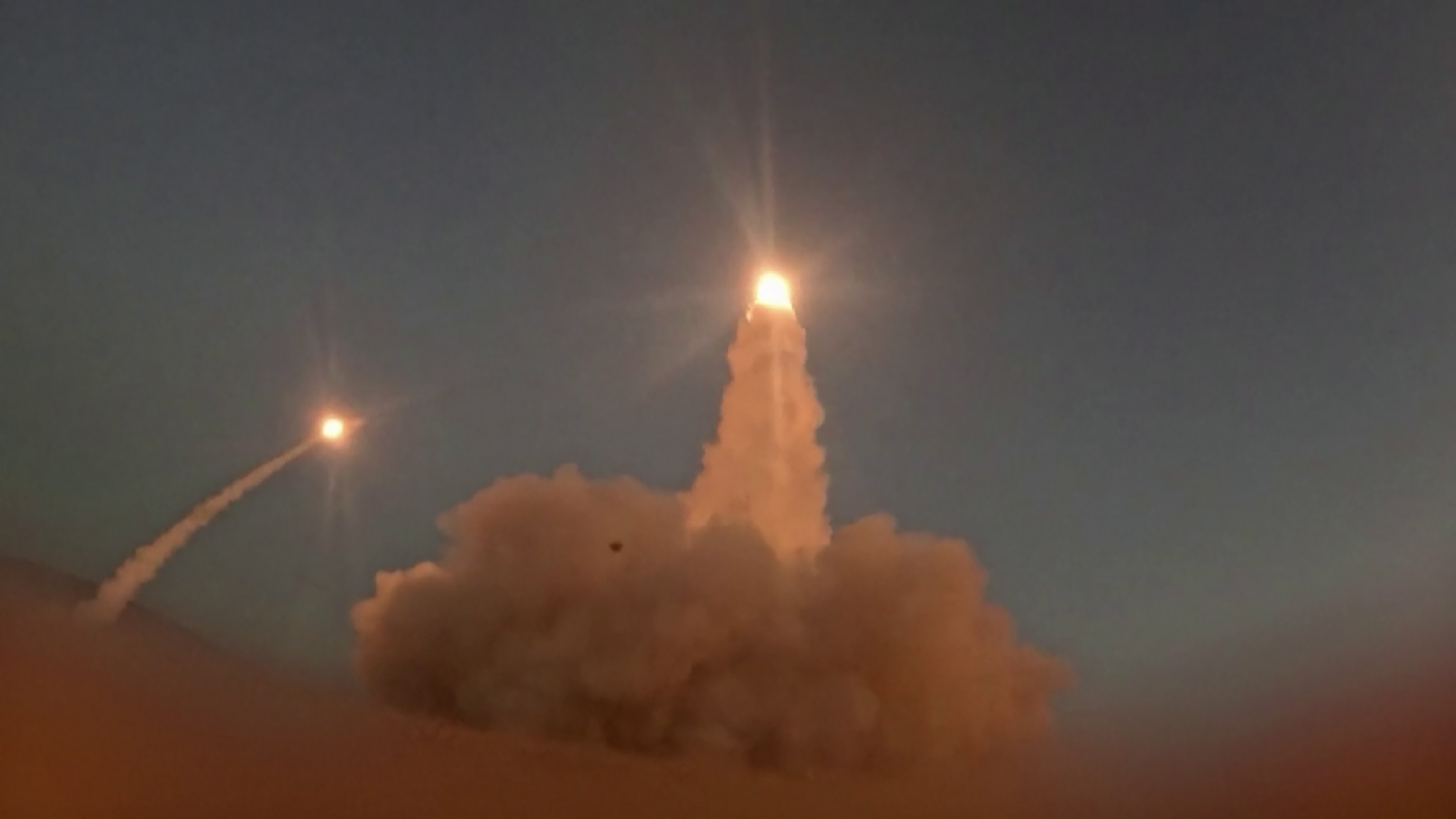 Irã volta a atacar bases americanas no Bahrein, Kuwait e Jordânia após bombardeio dos EUA