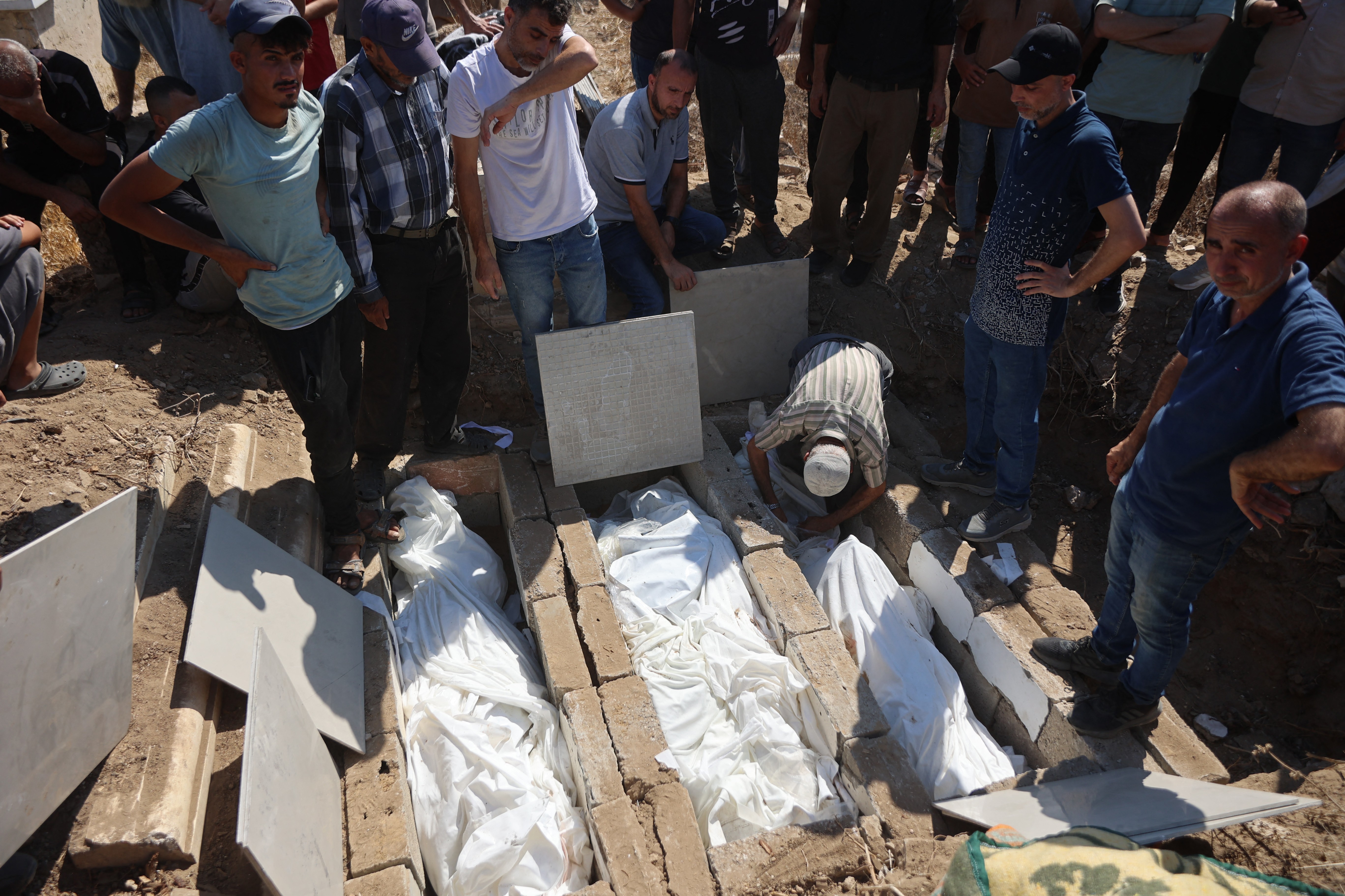 Ataques israelenses deixam 12 mortos em Gaza, incluindo família de seis pessoas