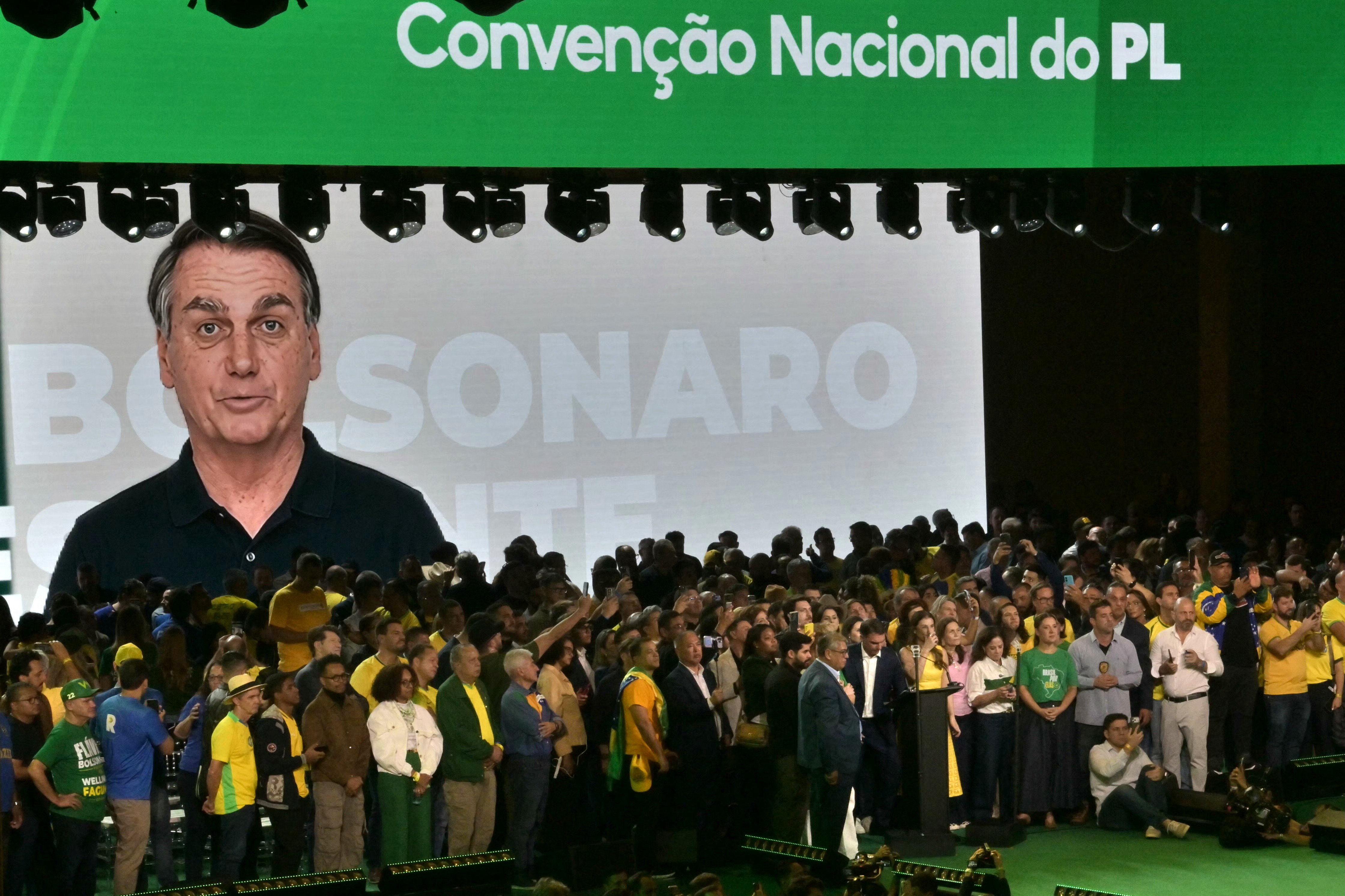 A decisão do TSE sobre vídeo de inteligência artificial com Jair Bolsonaro em ato de Flávio