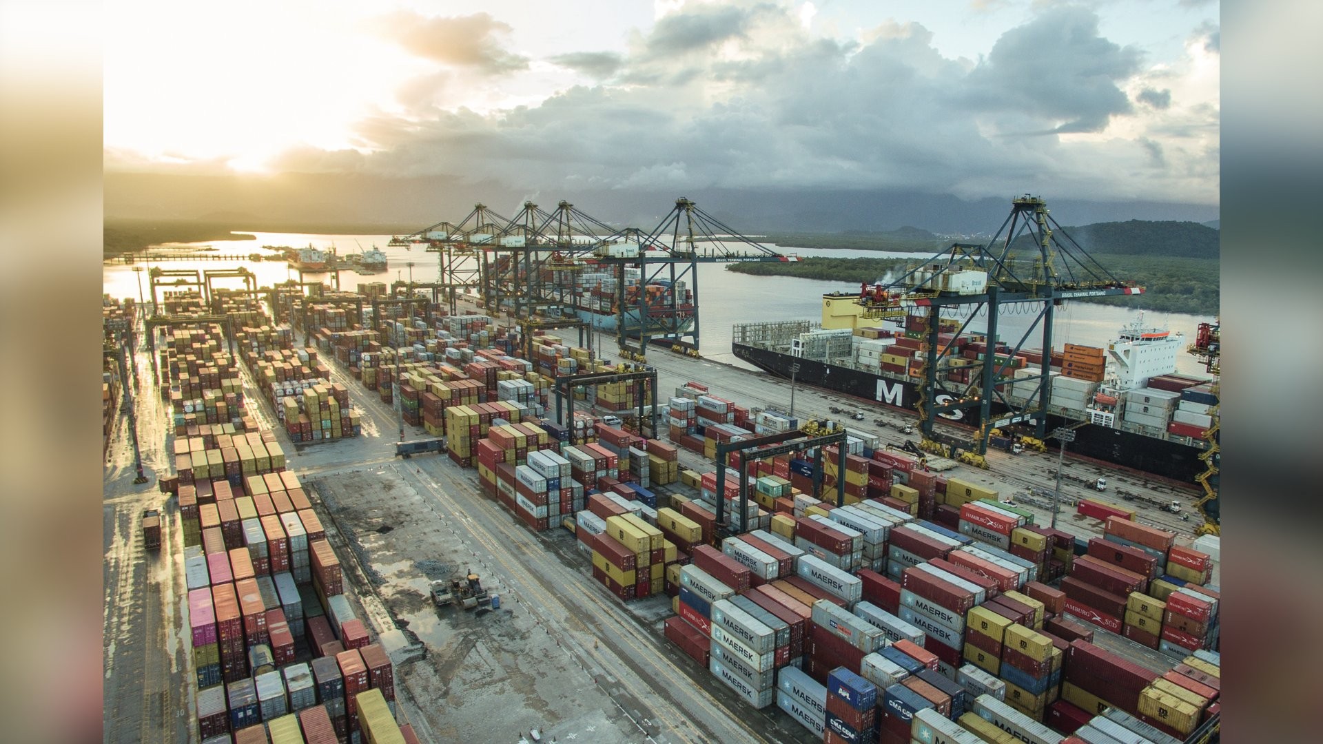 STJ fecha porta para DP World em disputa por tarifa portuária reabilitada pelo STF
