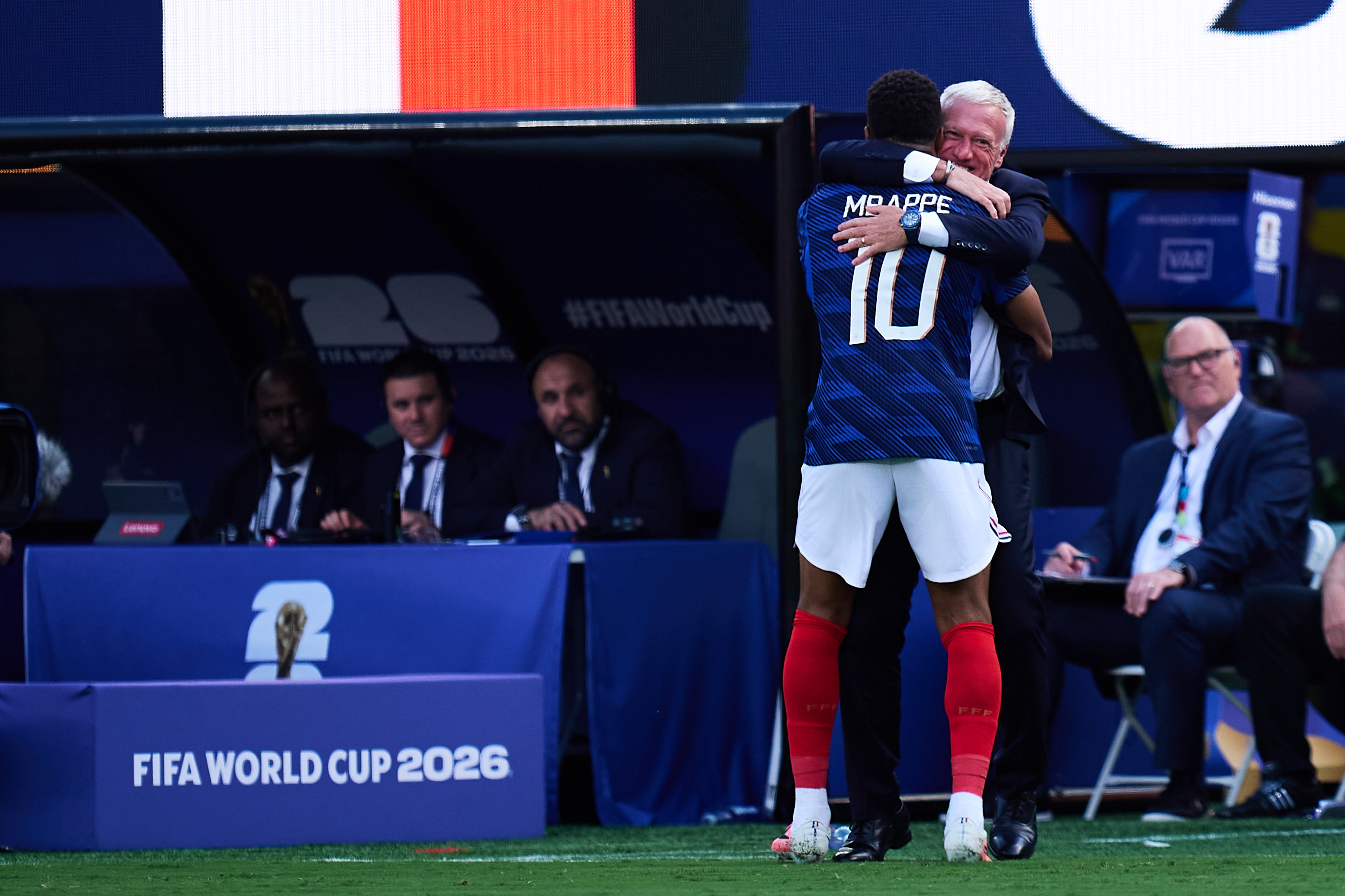 Mbappé manda recado para Deschamps antes da última partida do técnico