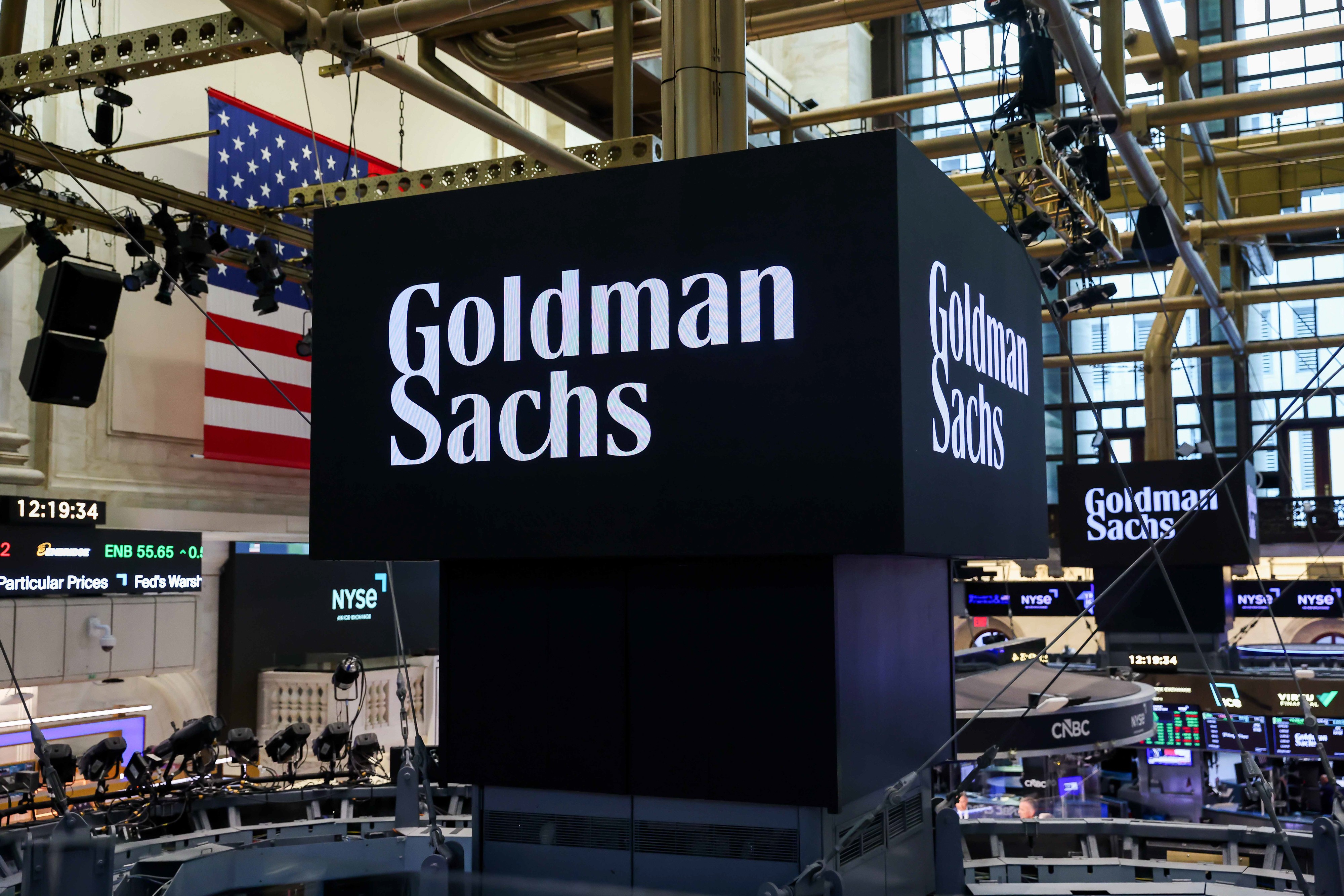Petróleo pode disparar a US$ 120 se bloqueio de Ormuz persistir, alerta Goldman Sachs