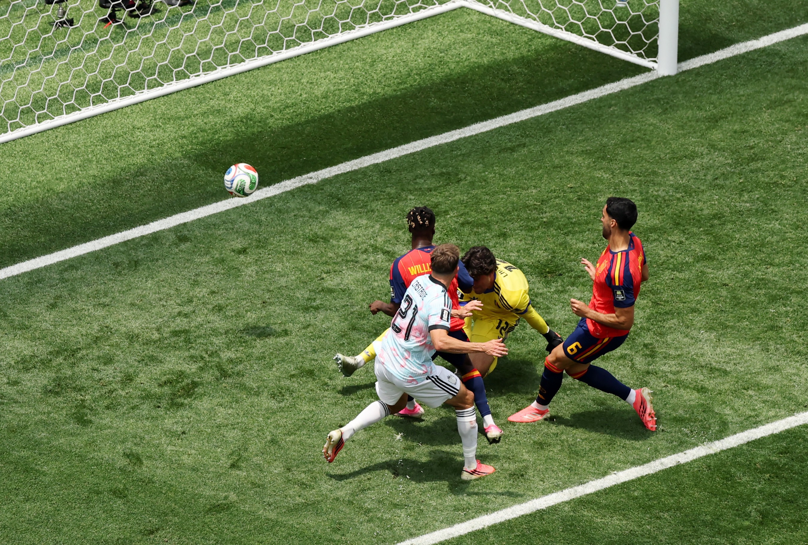 Com gol no fim, Espanha vence Bélgica e avança à semifinal contra a França