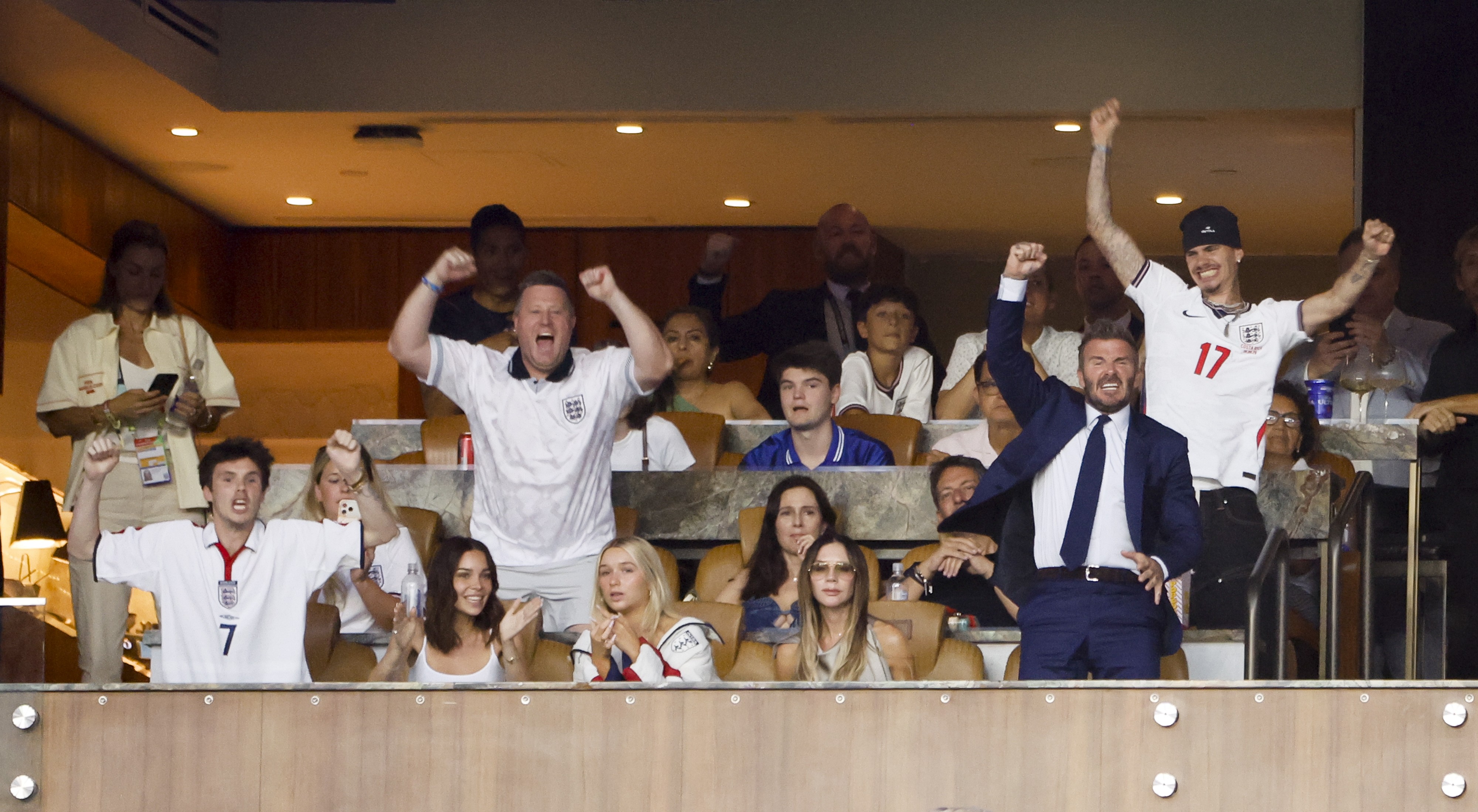 Comemorações de Victoria Beckham viralizam após classificação da Inglaterra para semifinal