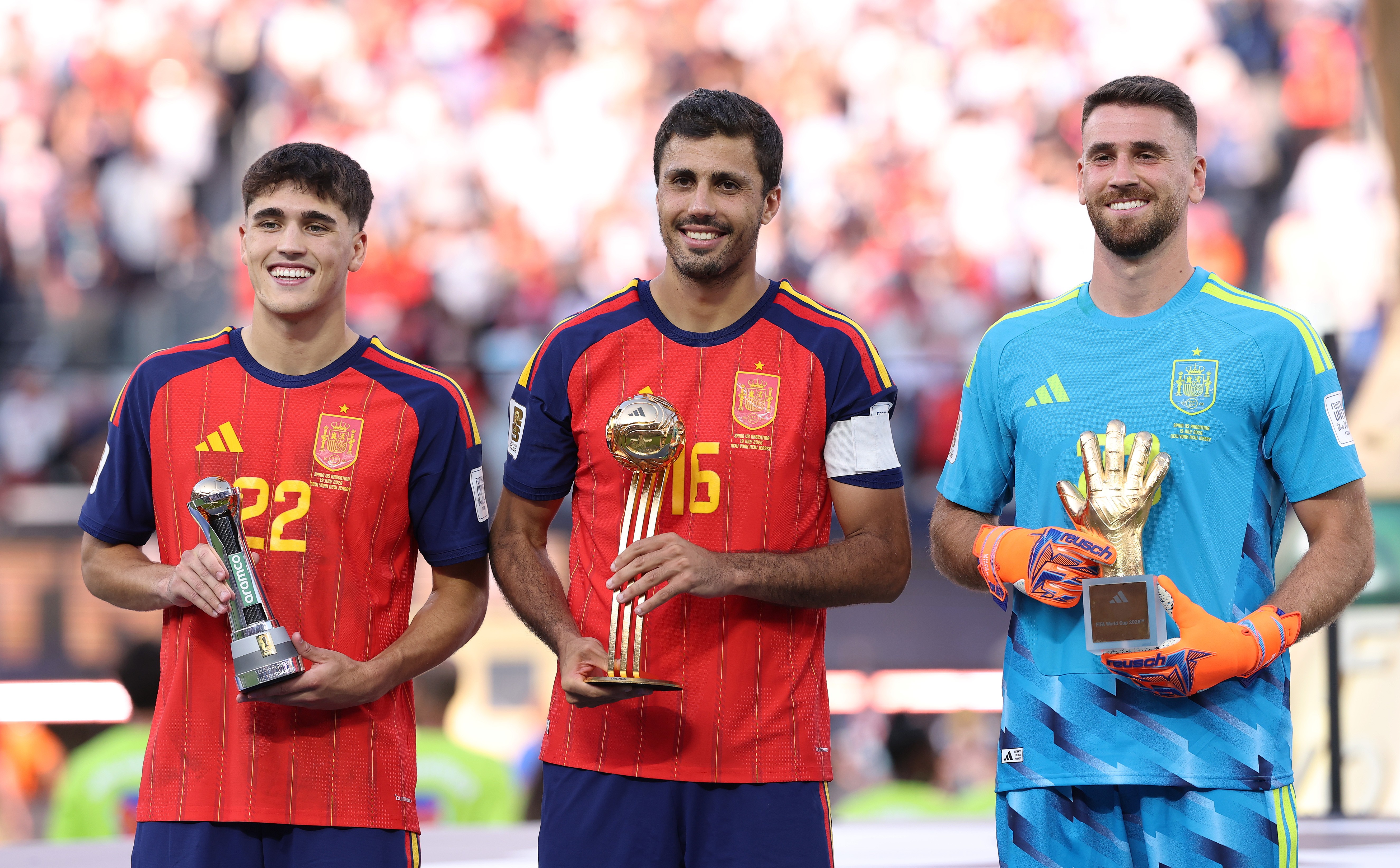 Espanhóis levam todos os prêmios individuais da Copa; confira os vencedores