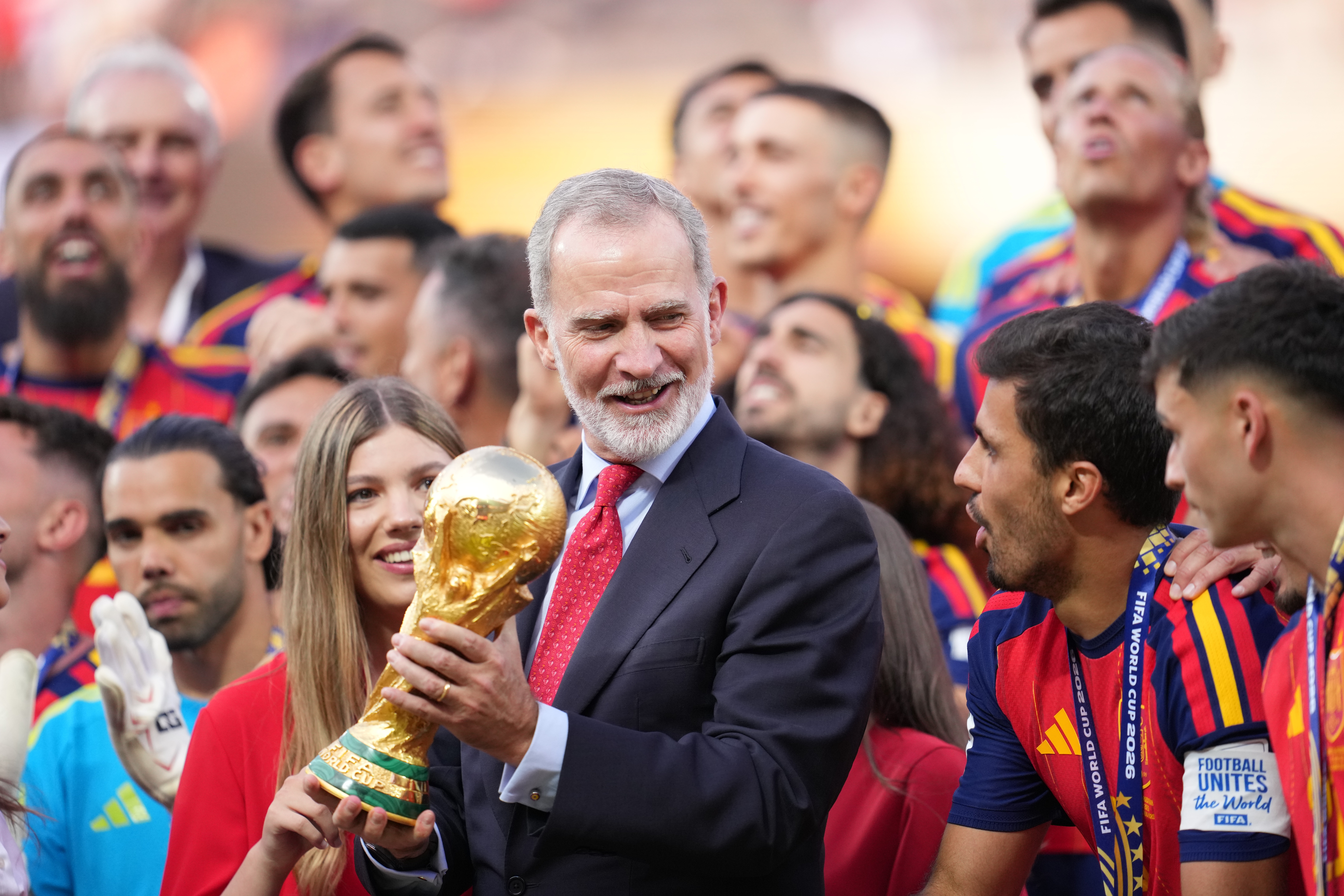 Rei da Espanha vira galã da geração z após título da Copa do Mundo