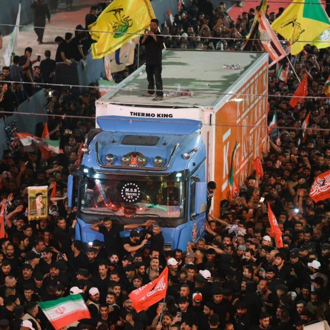 Supermercado finlandês reage ao ‘aparecer’ no funeral de Ali Khamenei