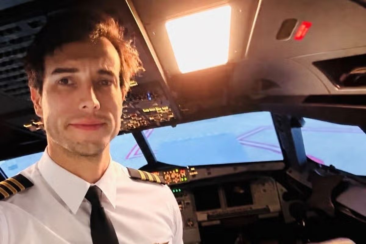 Quem era o piloto argentino que se atirou de avião: aluna que ficou na cabine conta