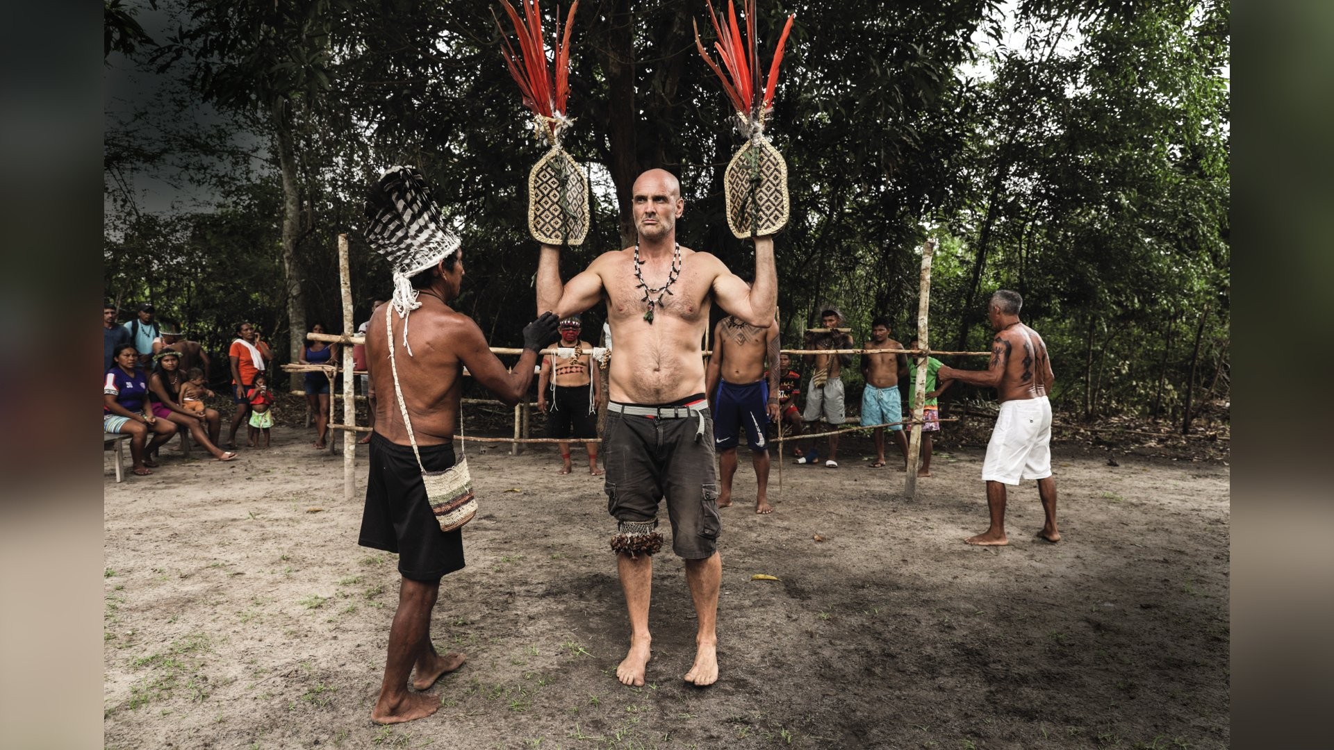 Ed Stafford experimenta rituais de passagem intensos em nova série