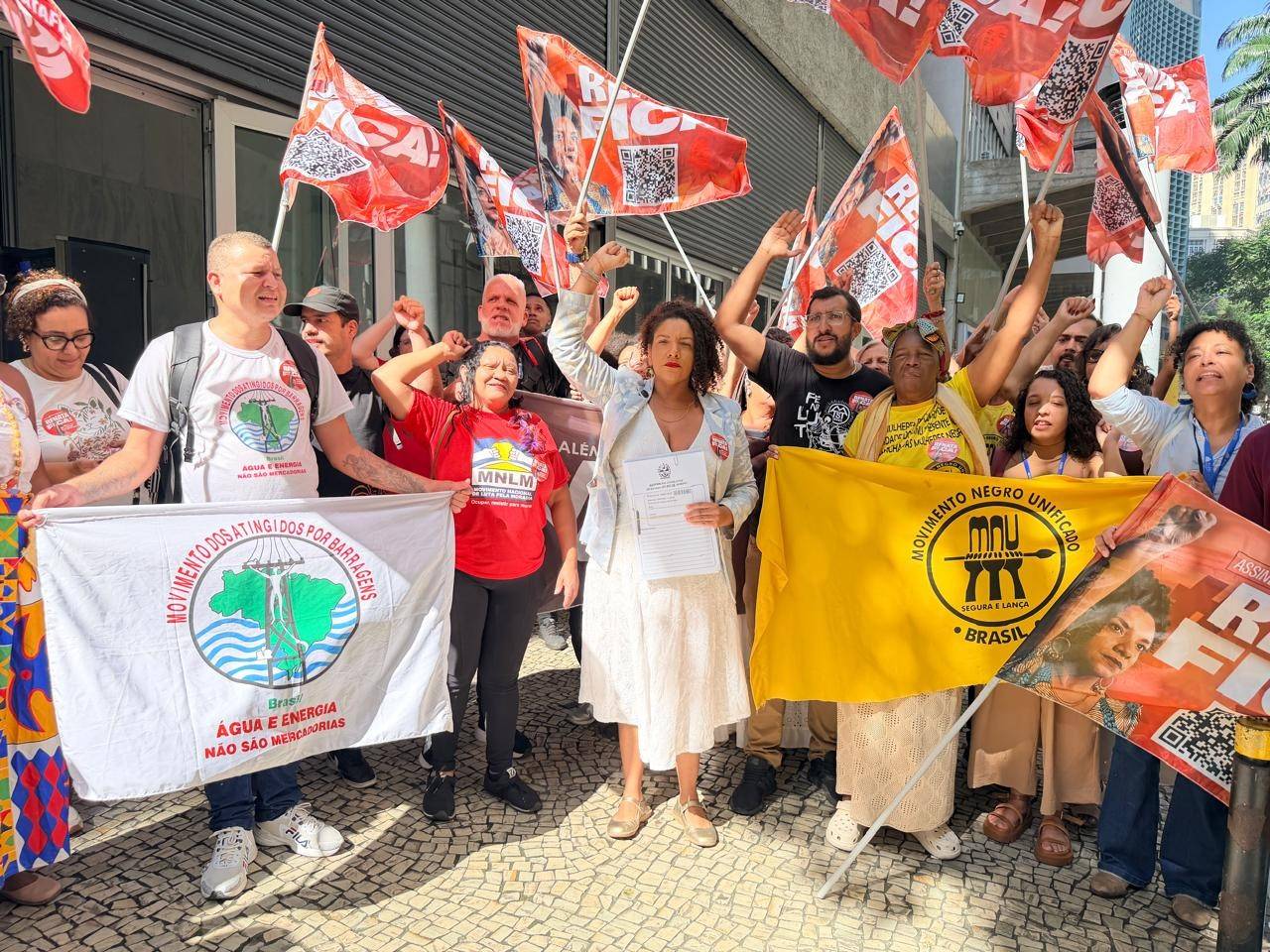Deputada do Psol lança campanha para tentar blindar mandato na Alerj