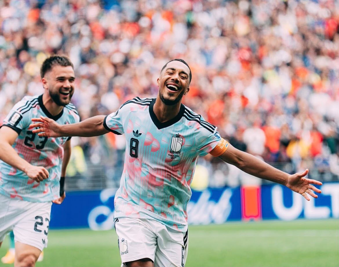 ‘Isto não é uma camisa’: o detalhe no uniforme da Bélgica na Copa
