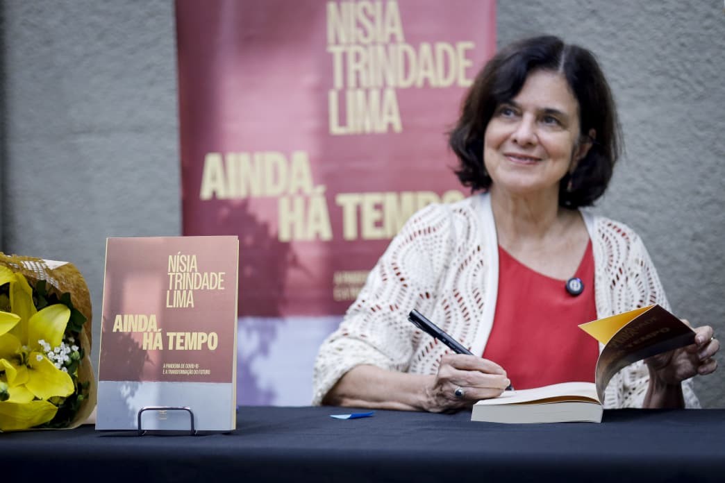 Primeira mulher à frente da Fiocruz, Nísia Trindade relata misoginia em livro