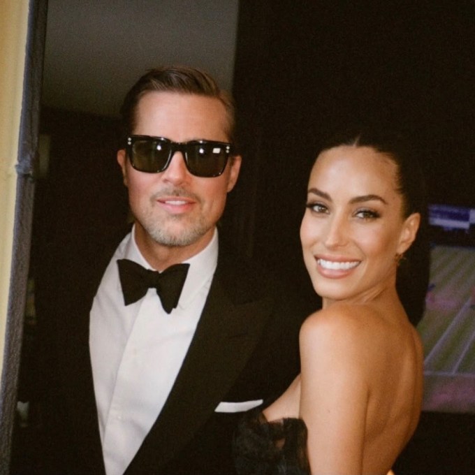 Brad Pitt oficializa namoro durante casamento de Taylor Swift