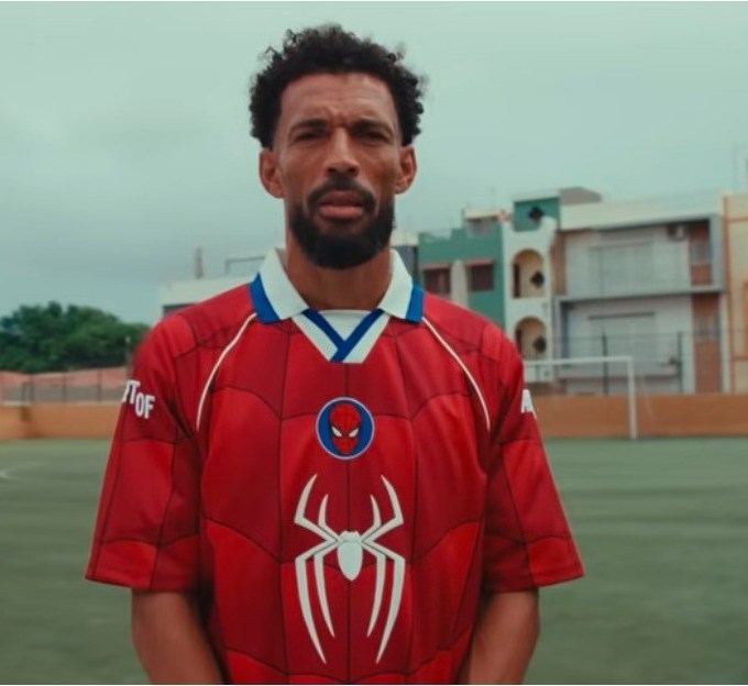 Estrela da Copa, Vózinha vira herói em propaganda do novo ‘Homem-Aranha’