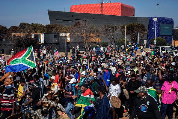 Ao menos 25 mil estrangeiros deixam África do Sul após pressão de grupos anti-imigração