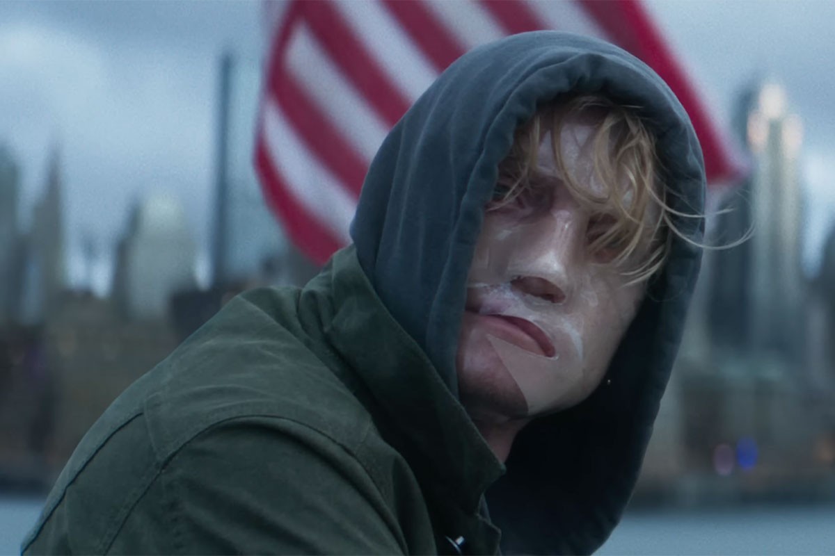 Cara de Barro, primeiro filme de terror da DC, ganha trailer inédito