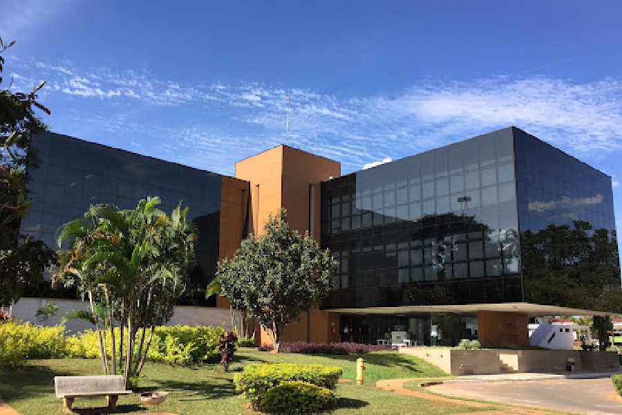 Na contramão da Câmara, Senado discute colocar partidos na mira do Coaf