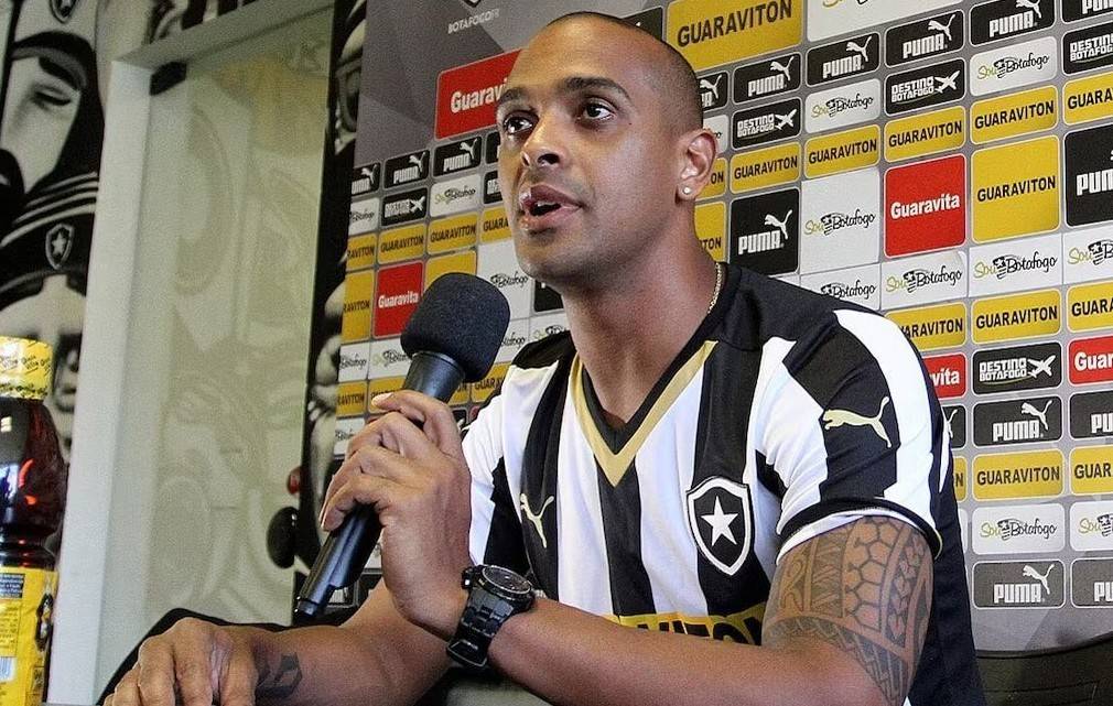 A comoção no futebol após morte de ex-jogador do Botafogo em vendaval no Rio
